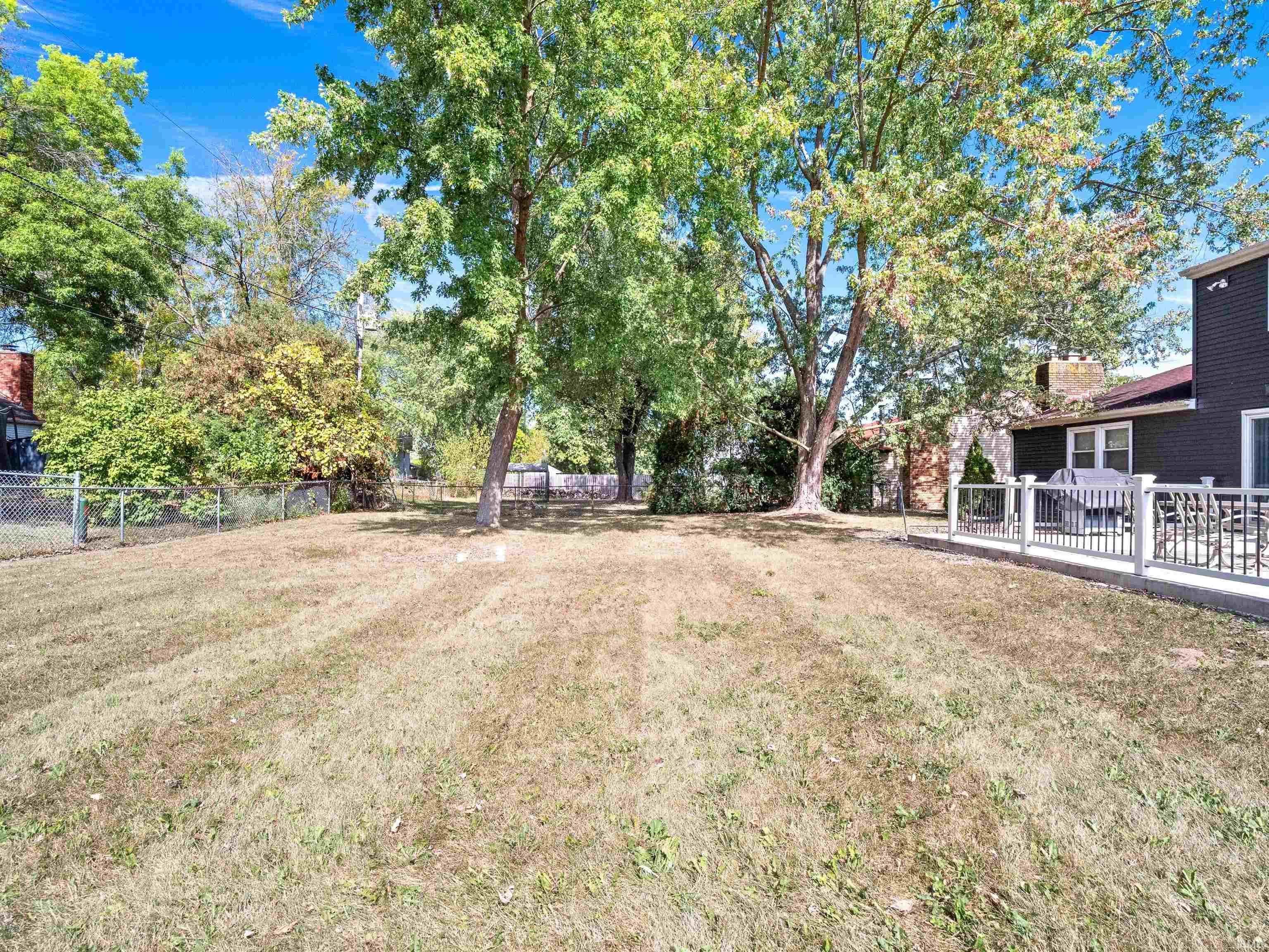 Photo 4 of 4721 Ottawa Drive