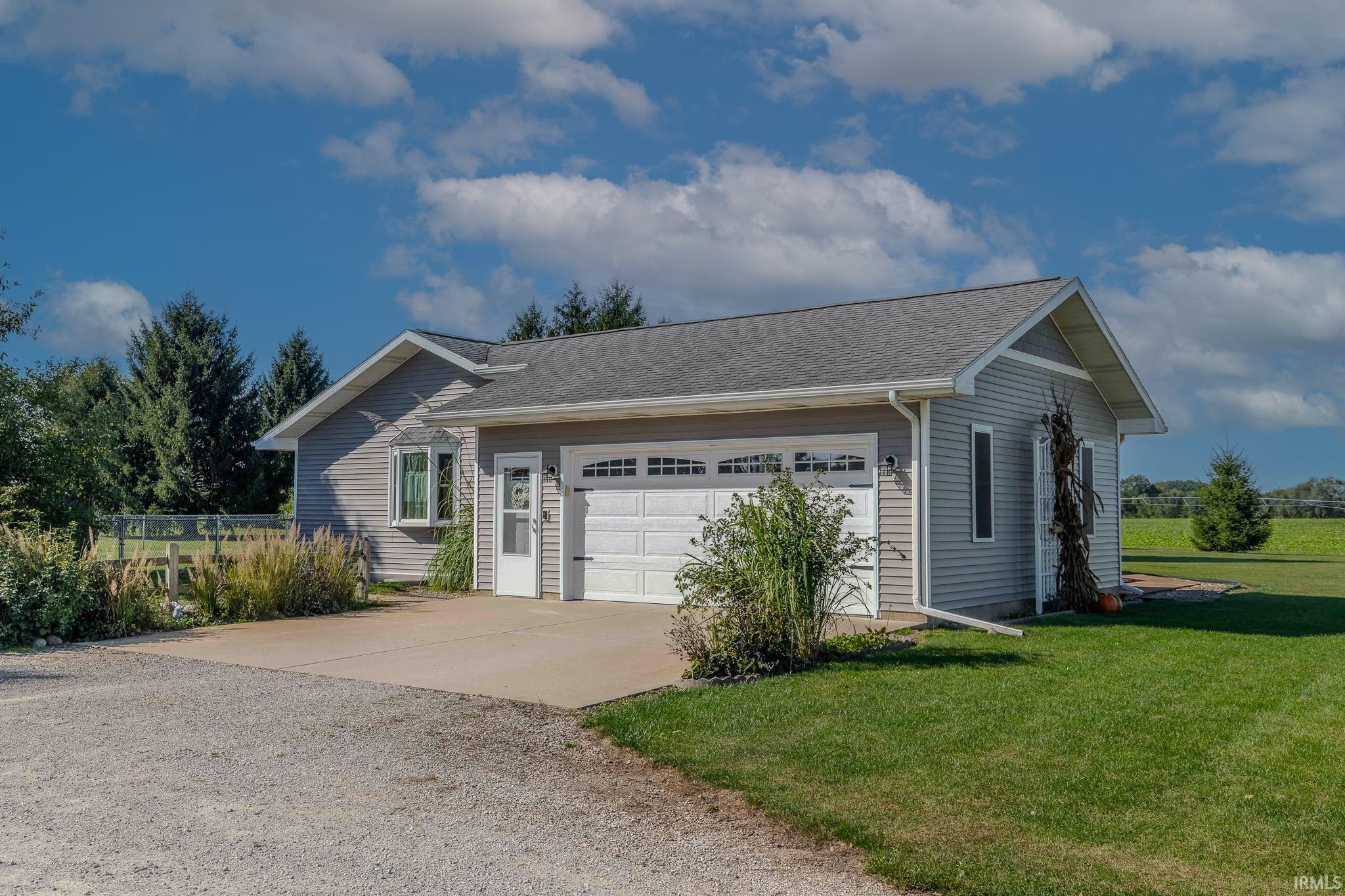 Photo 2 of 1510 E SR 120