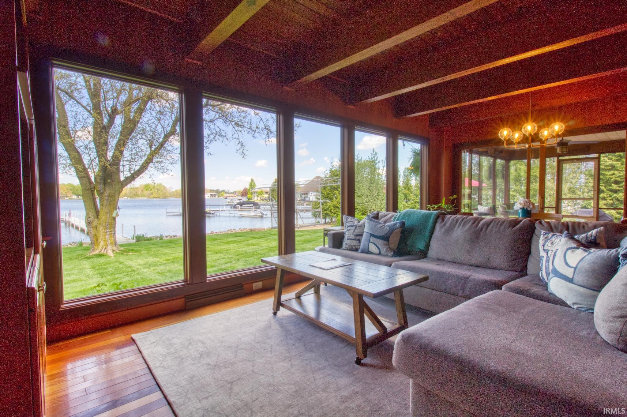 Photo 6 of 933 Country Club Lane