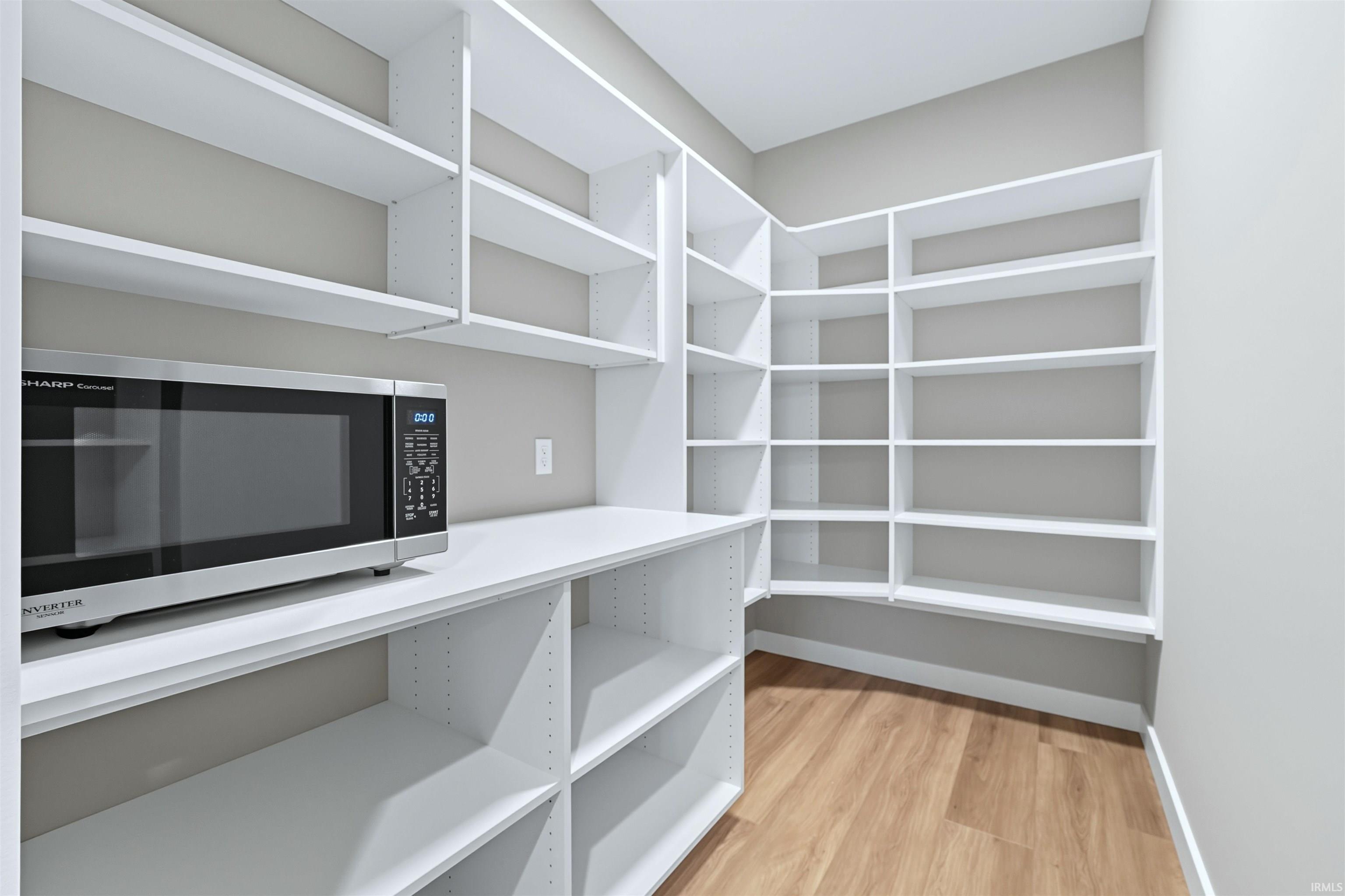 Photo 11 of 516 Grantham Passage