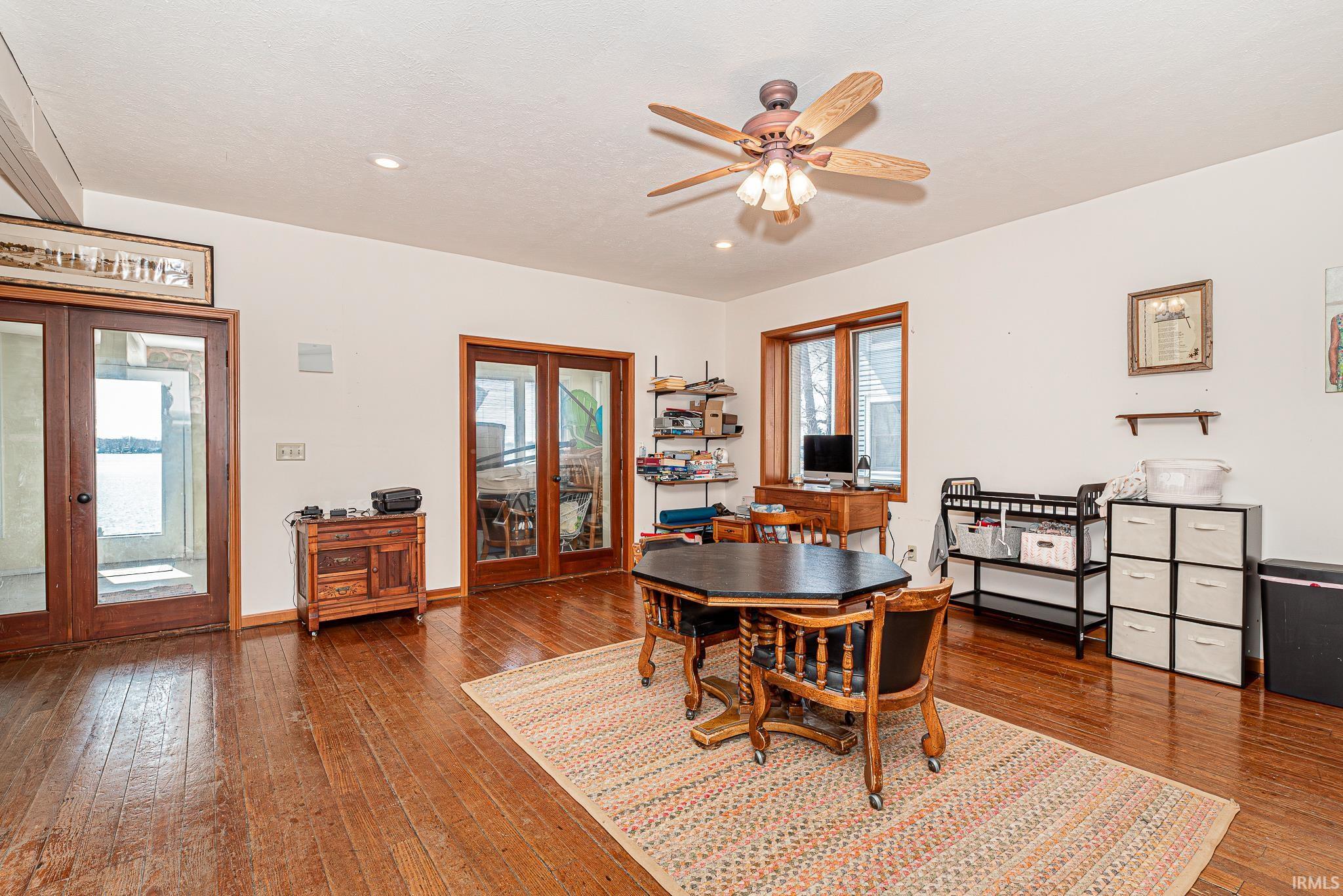 8241 E Wade Lane