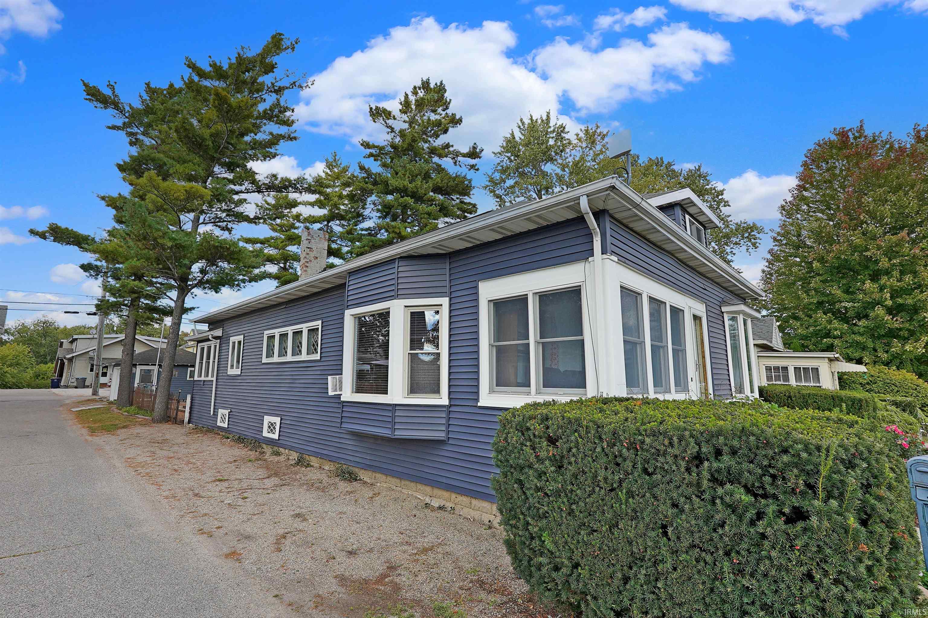 Photo 1 of 717 E Market Street