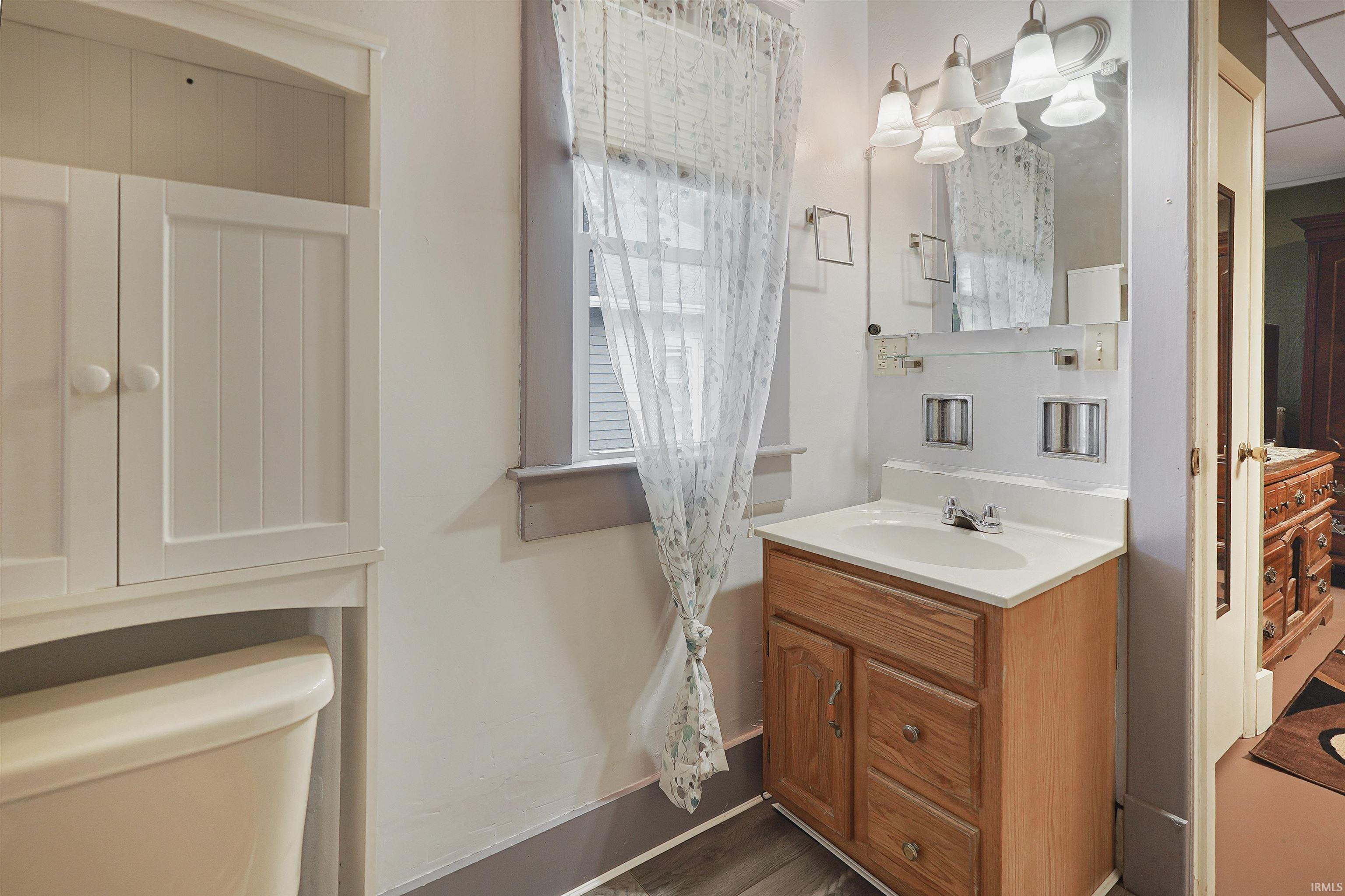 Photo 14 of 717 E Market Street