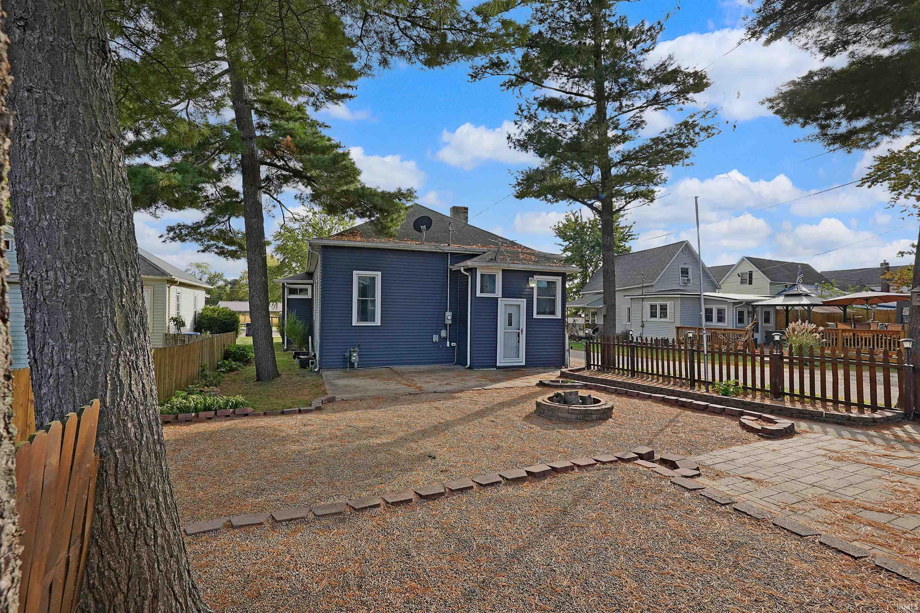 Photo 20 of 717 E Market Street