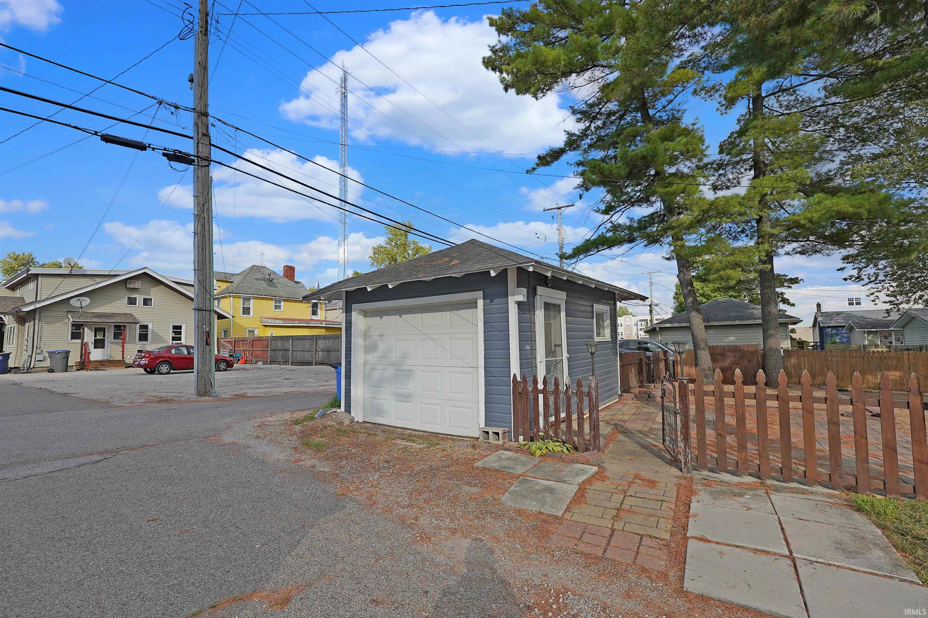 Photo 22 of 717 E Market Street