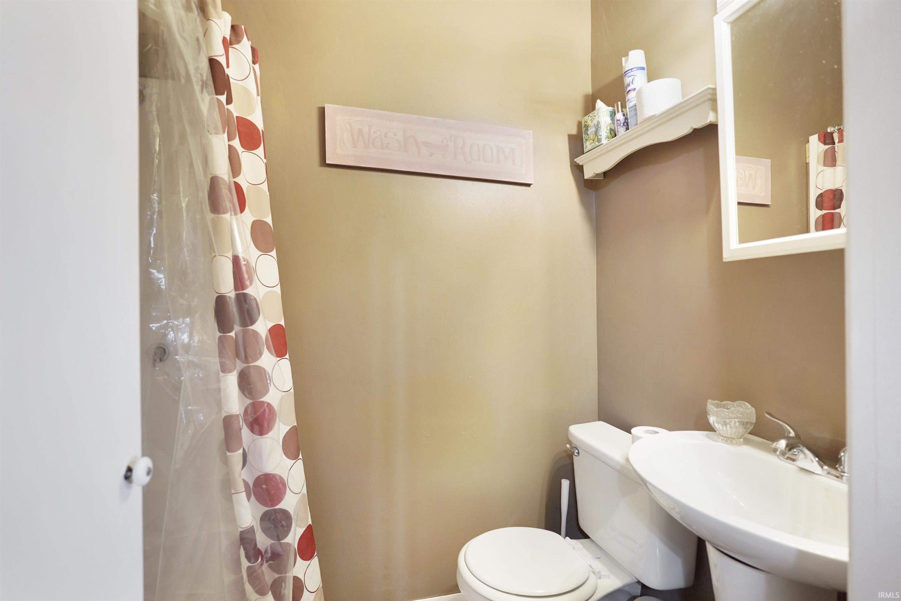 Photo 8 of 717 E Market Street