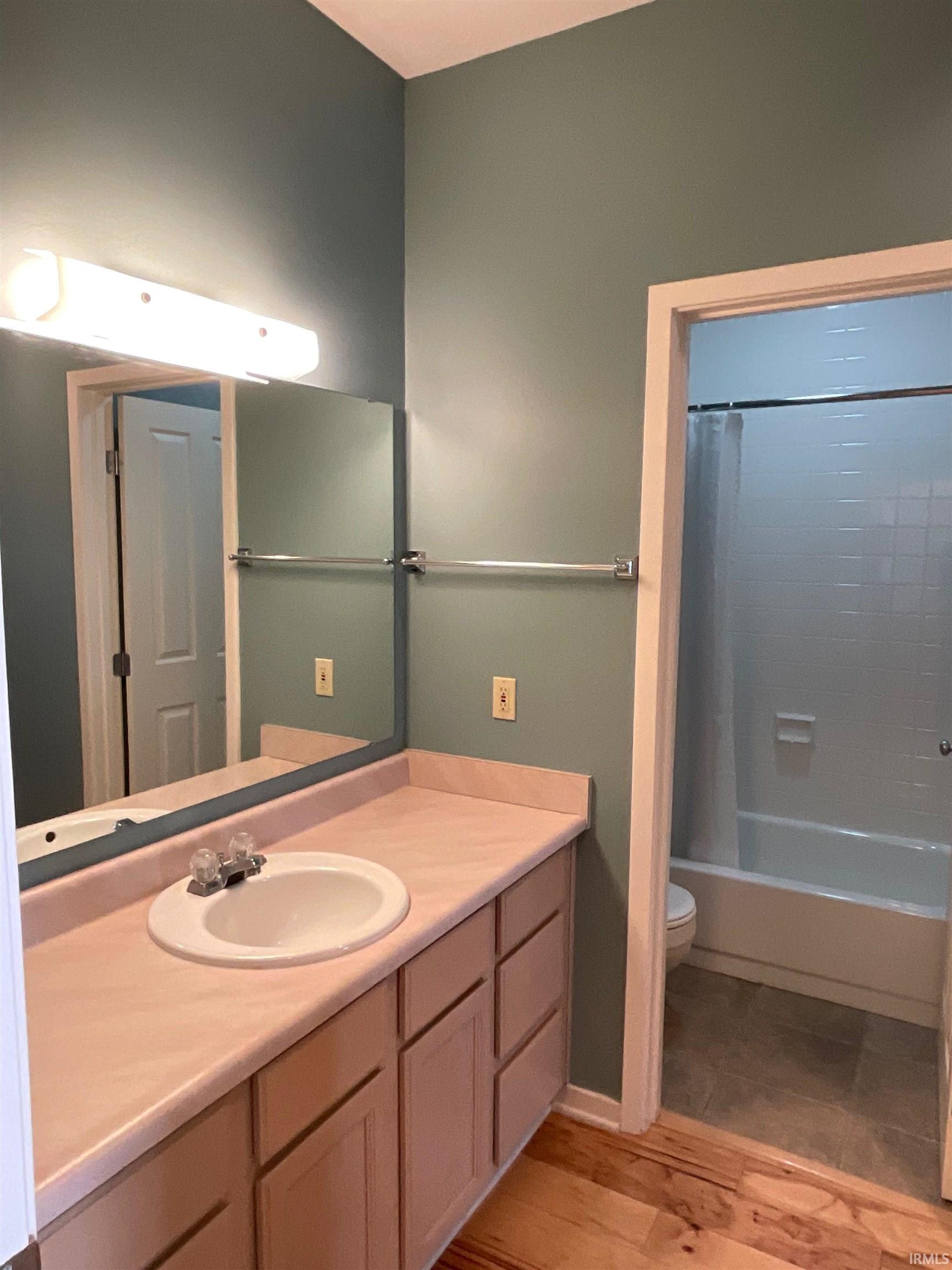 Photo 12 of 112 W Washington Boulevard