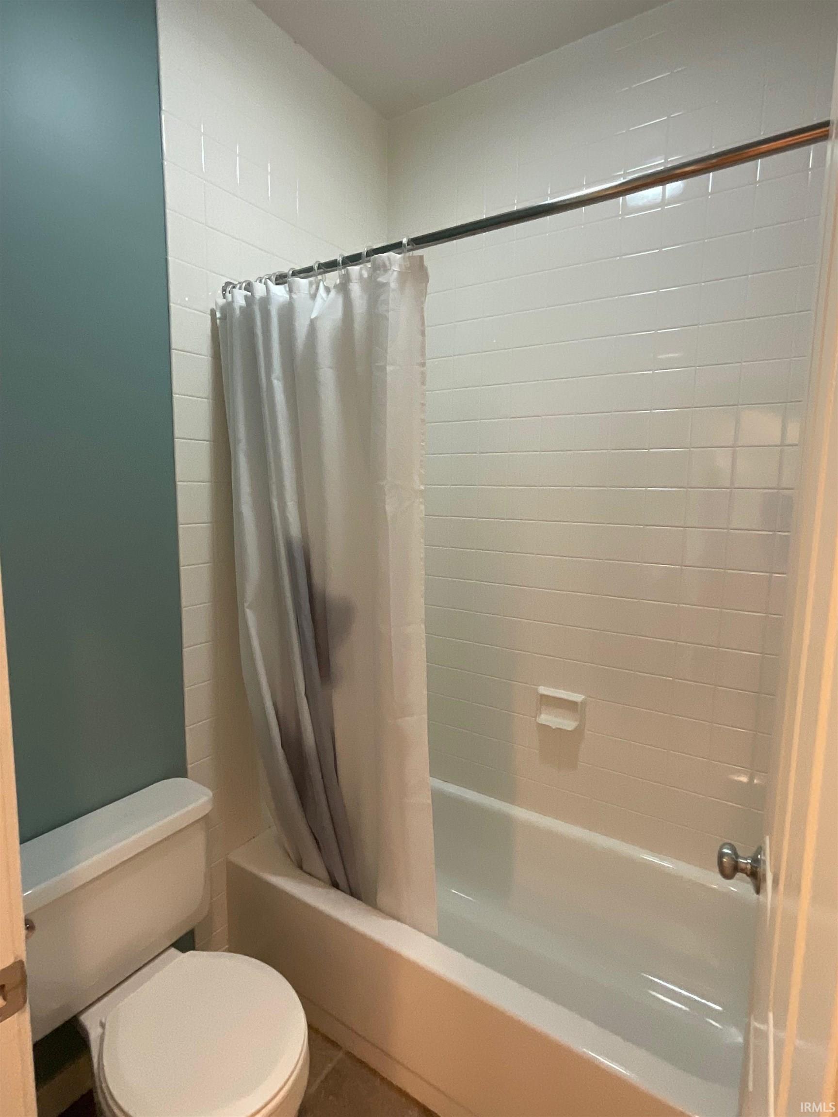 Photo 13 of 112 W Washington Boulevard