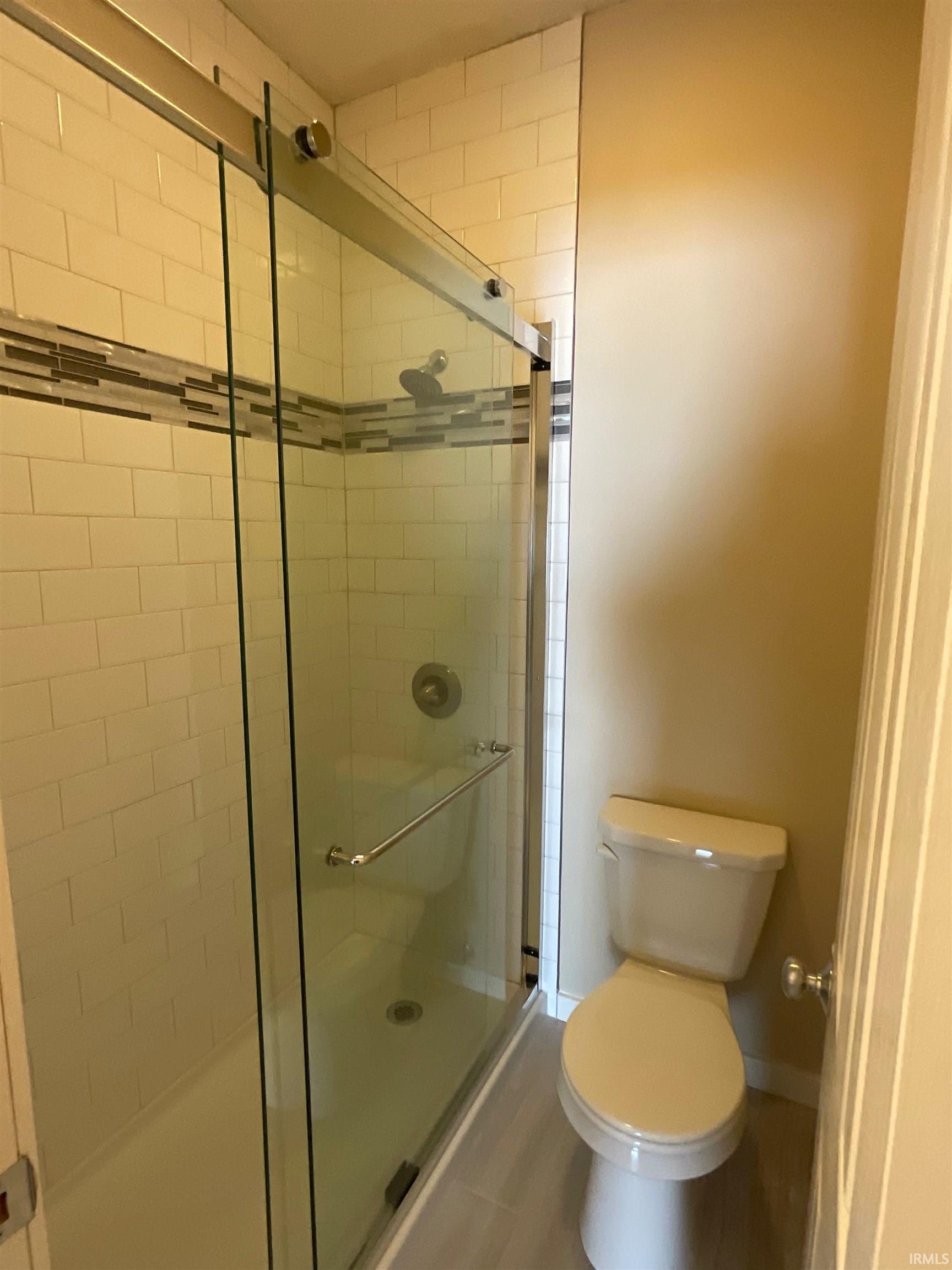 Photo 17 of 112 W Washington Boulevard