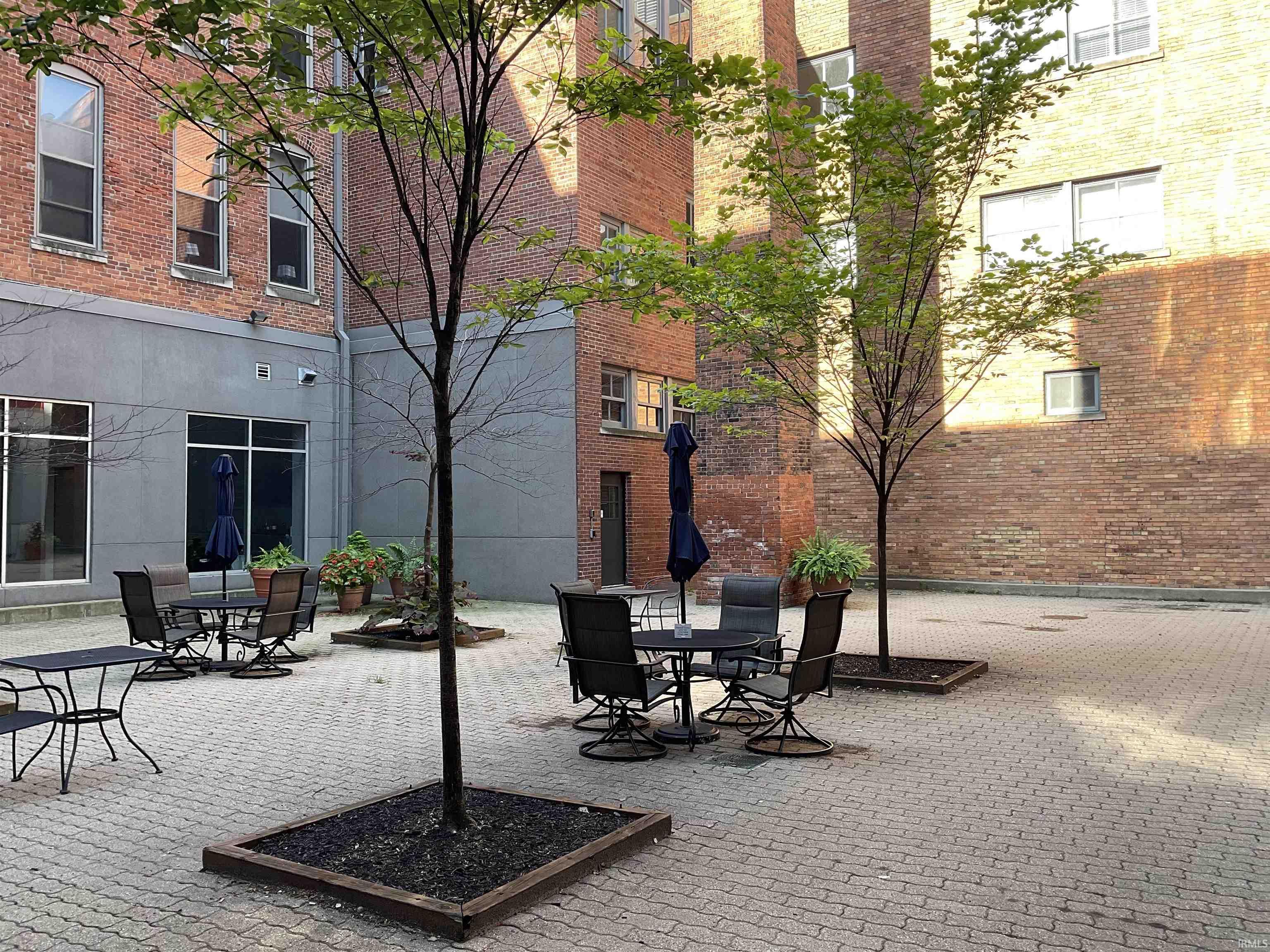 Photo 24 of 112 W Washington Boulevard