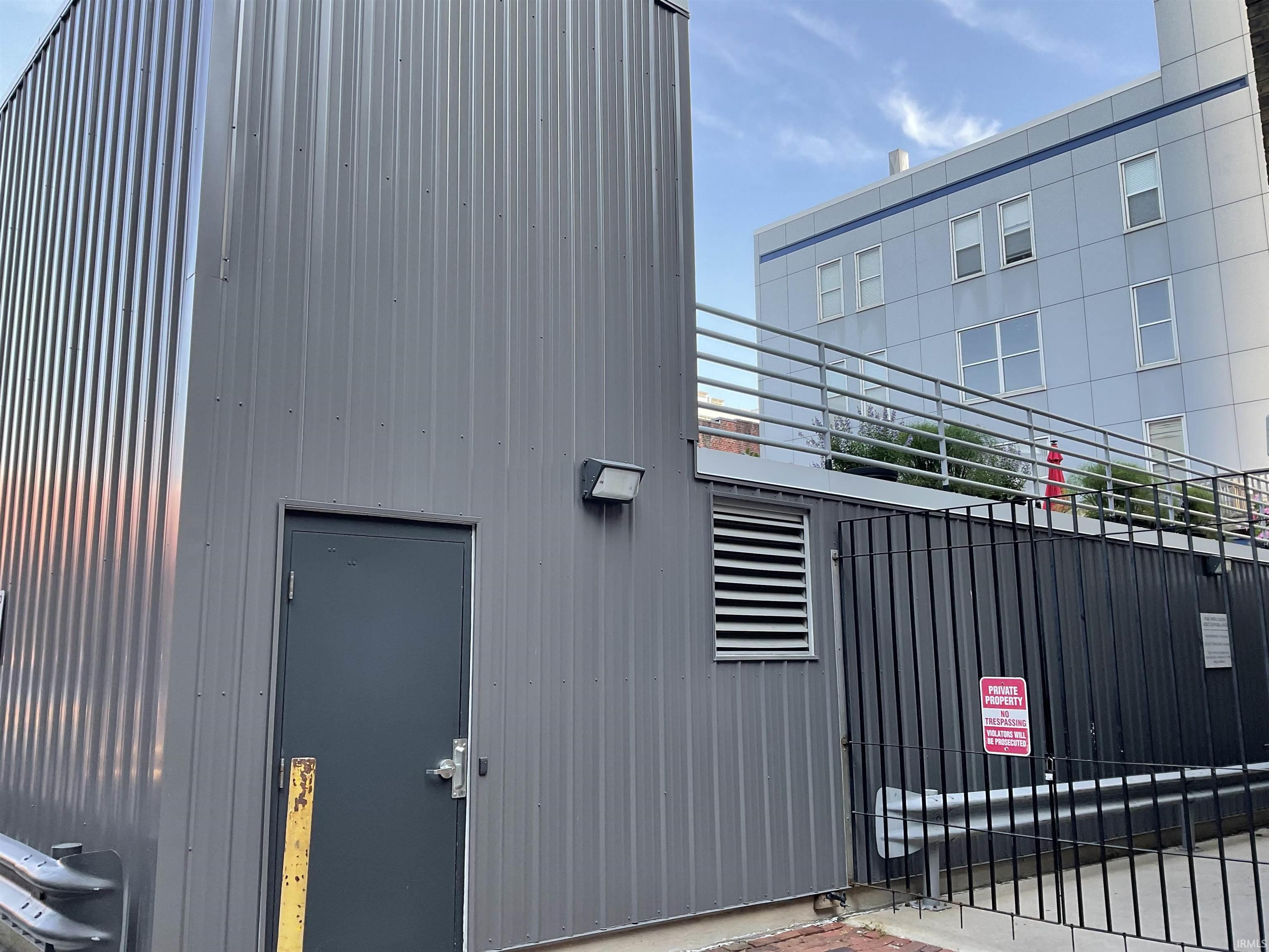 Photo 25 of 112 W Washington Boulevard