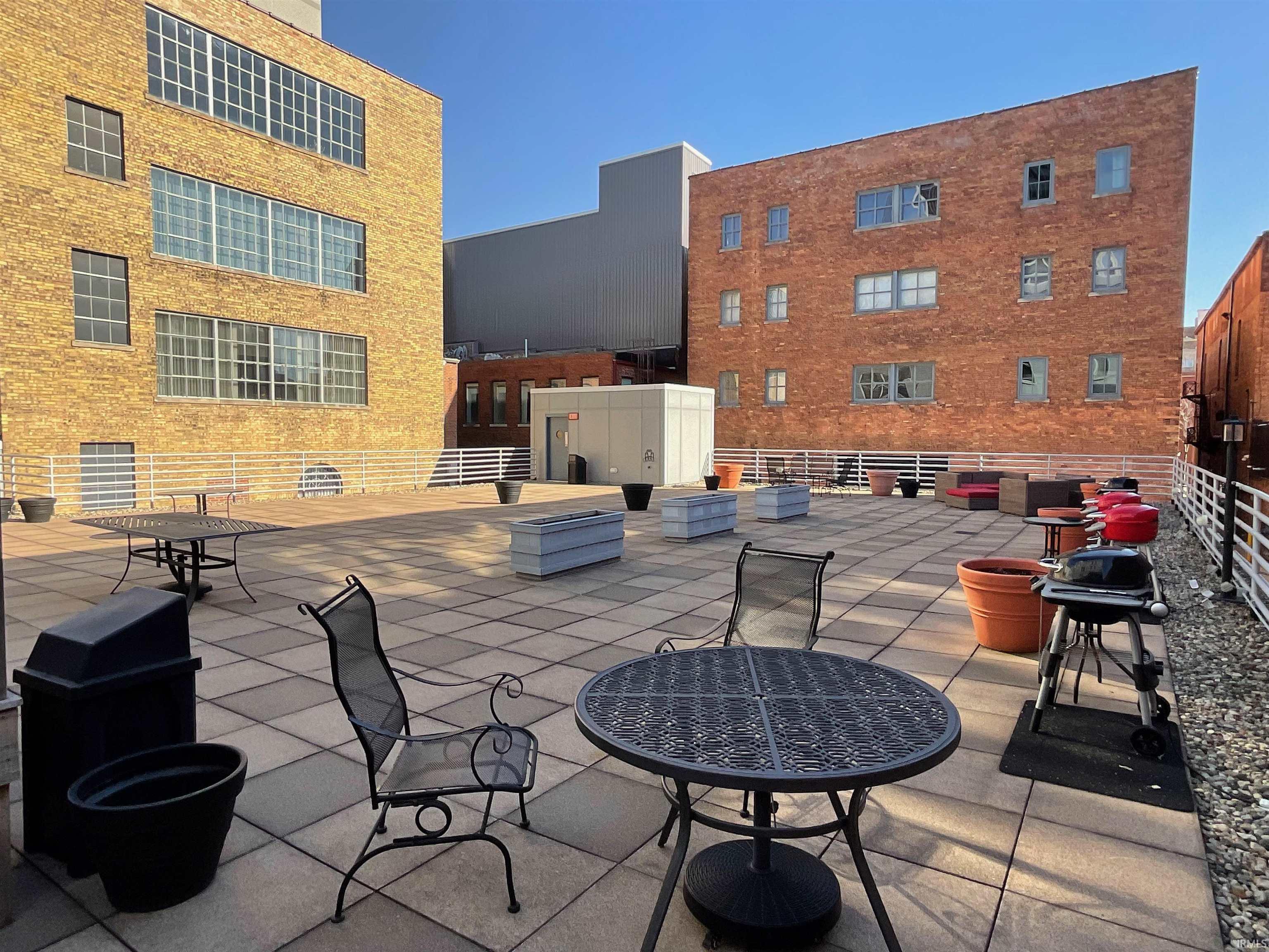 Photo 26 of 112 W Washington Boulevard