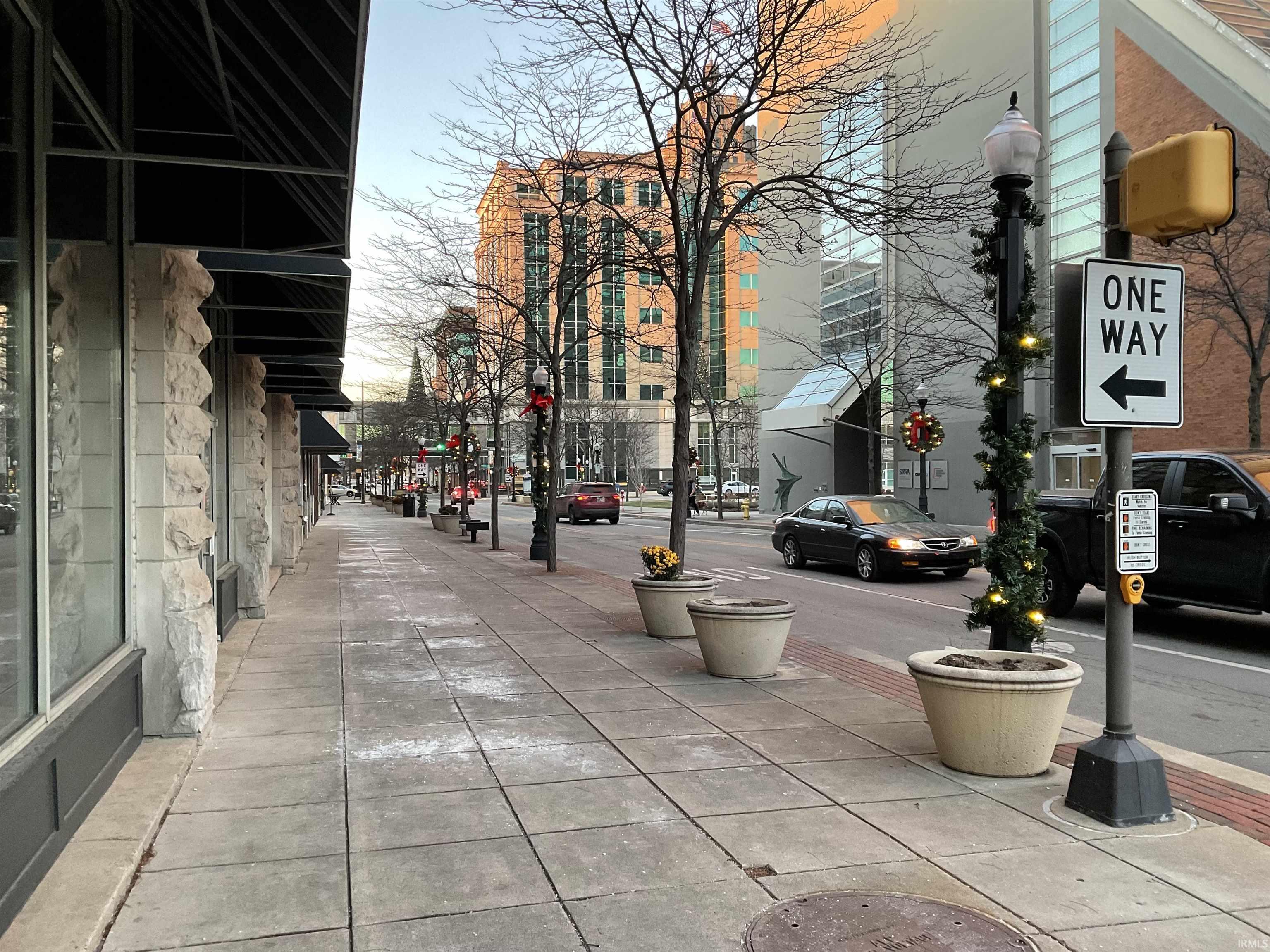 Photo 31 of 112 W Washington Boulevard