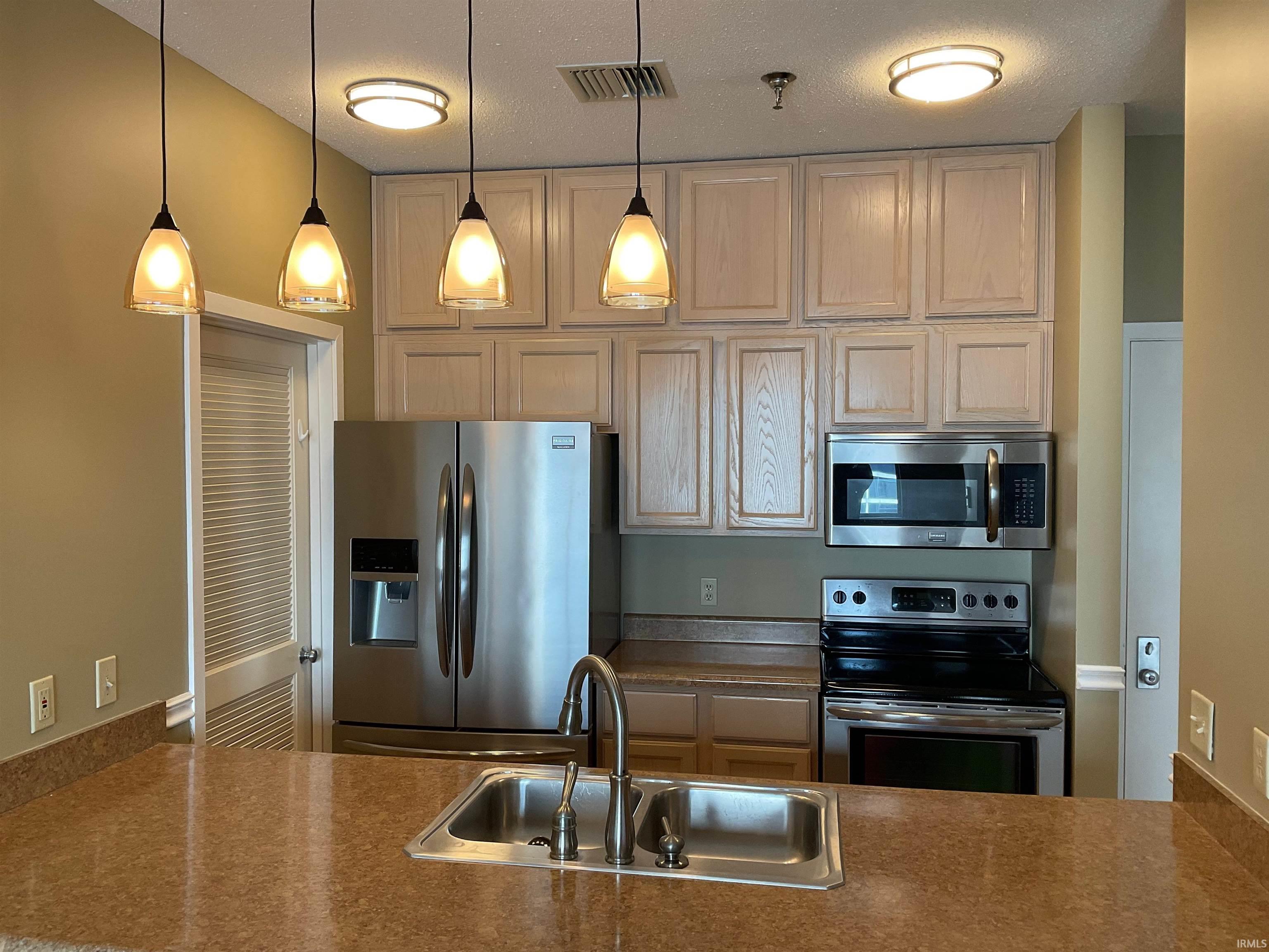 Photo 5 of 112 W Washington Boulevard