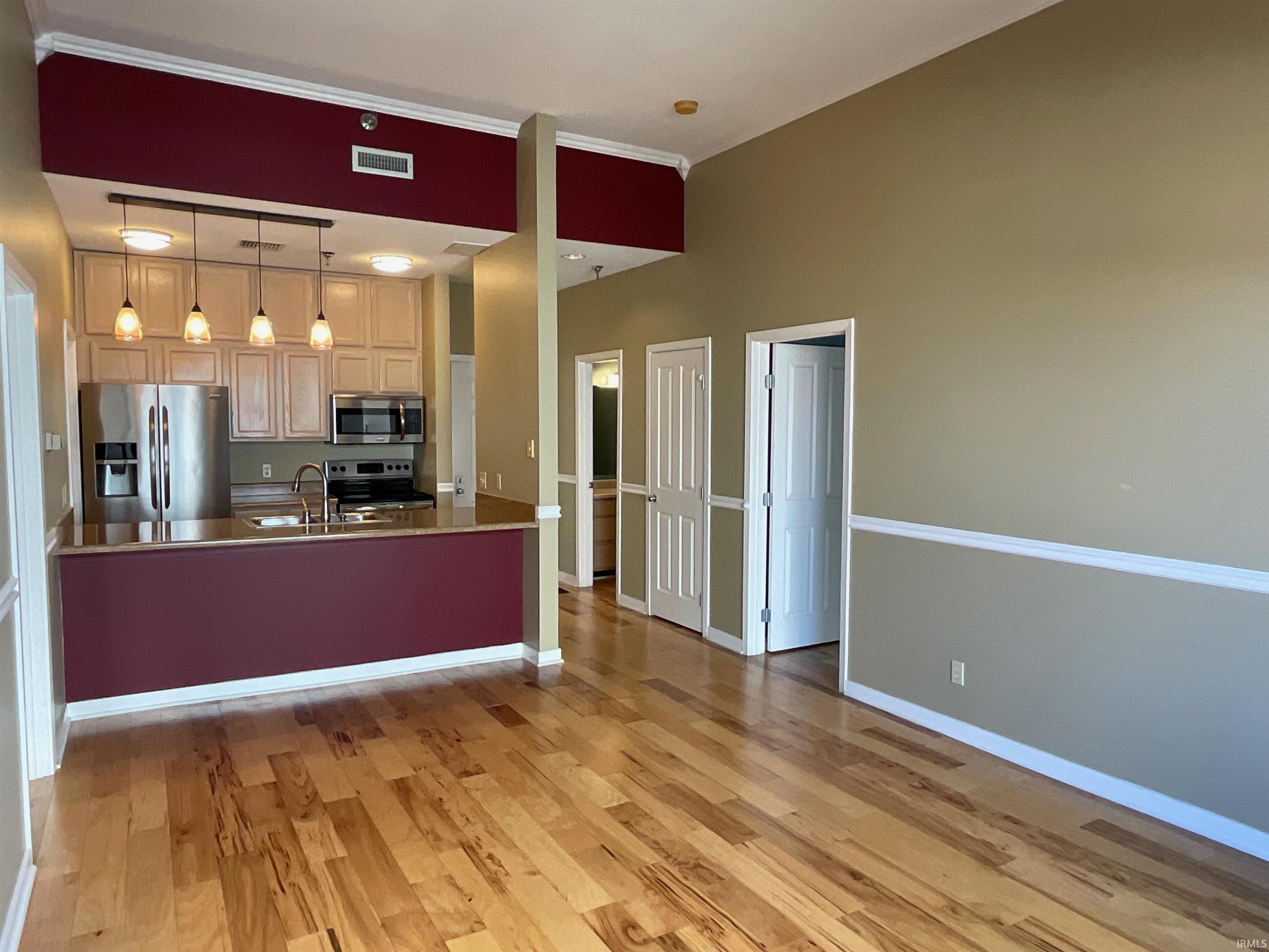 Photo 8 of 112 W Washington Boulevard