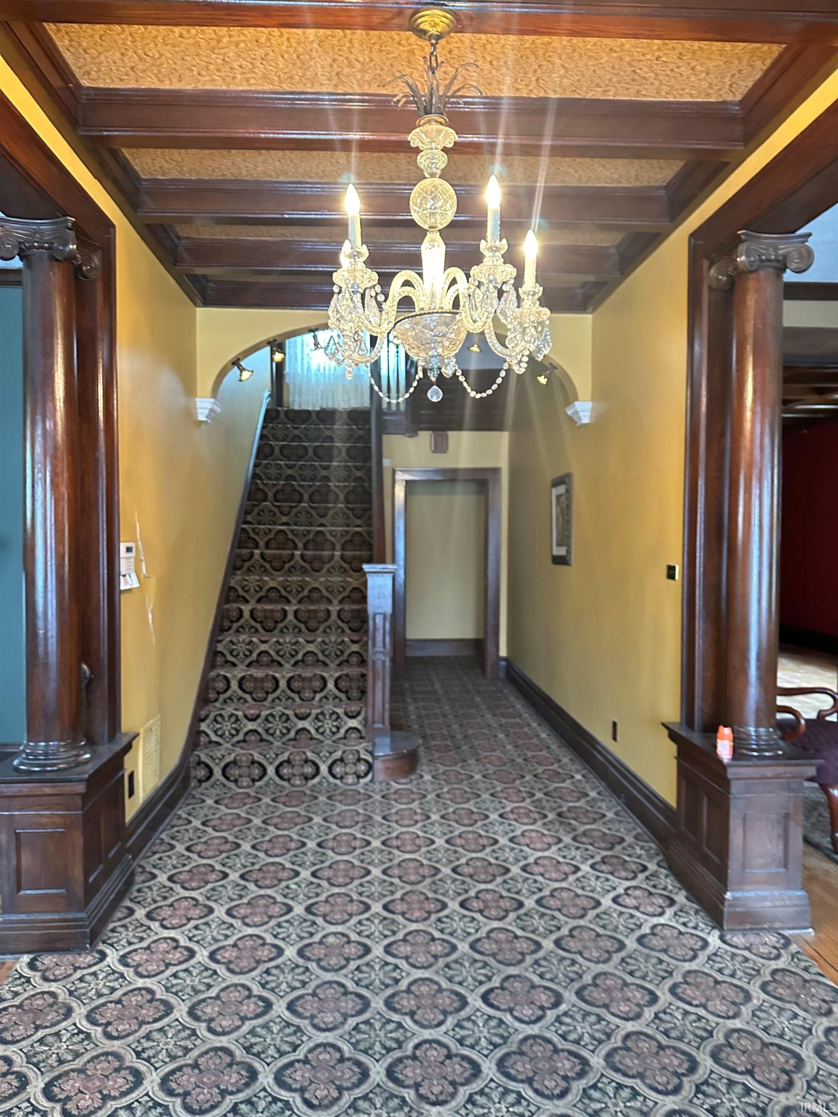 Photo 1 of 529 W Jefferson Boulevard