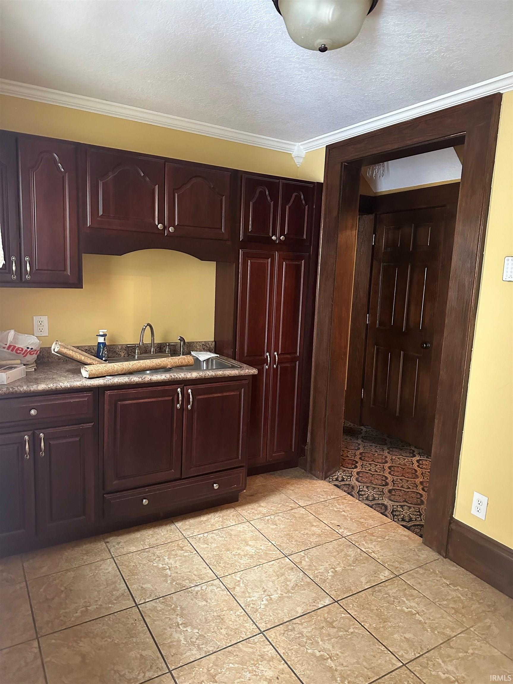 Photo 12 of 529 W Jefferson Boulevard