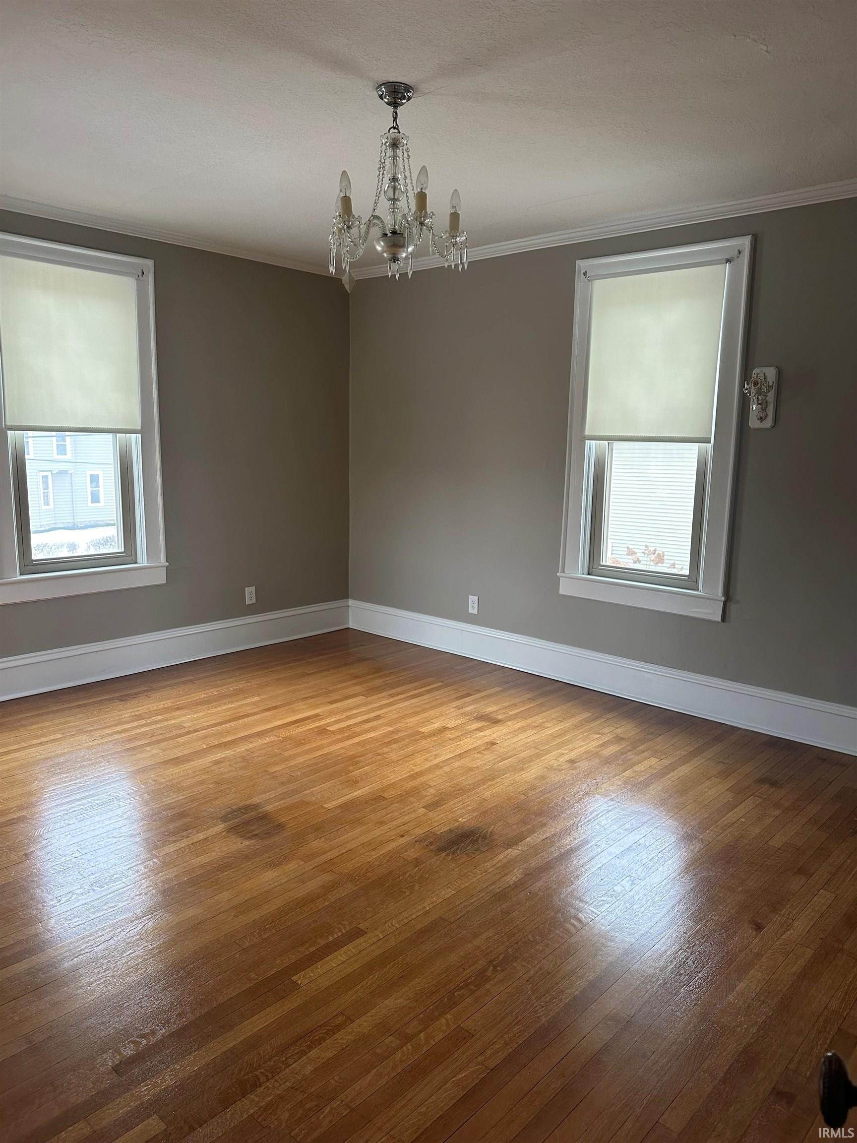 Photo 9 of 529 W Jefferson Boulevard