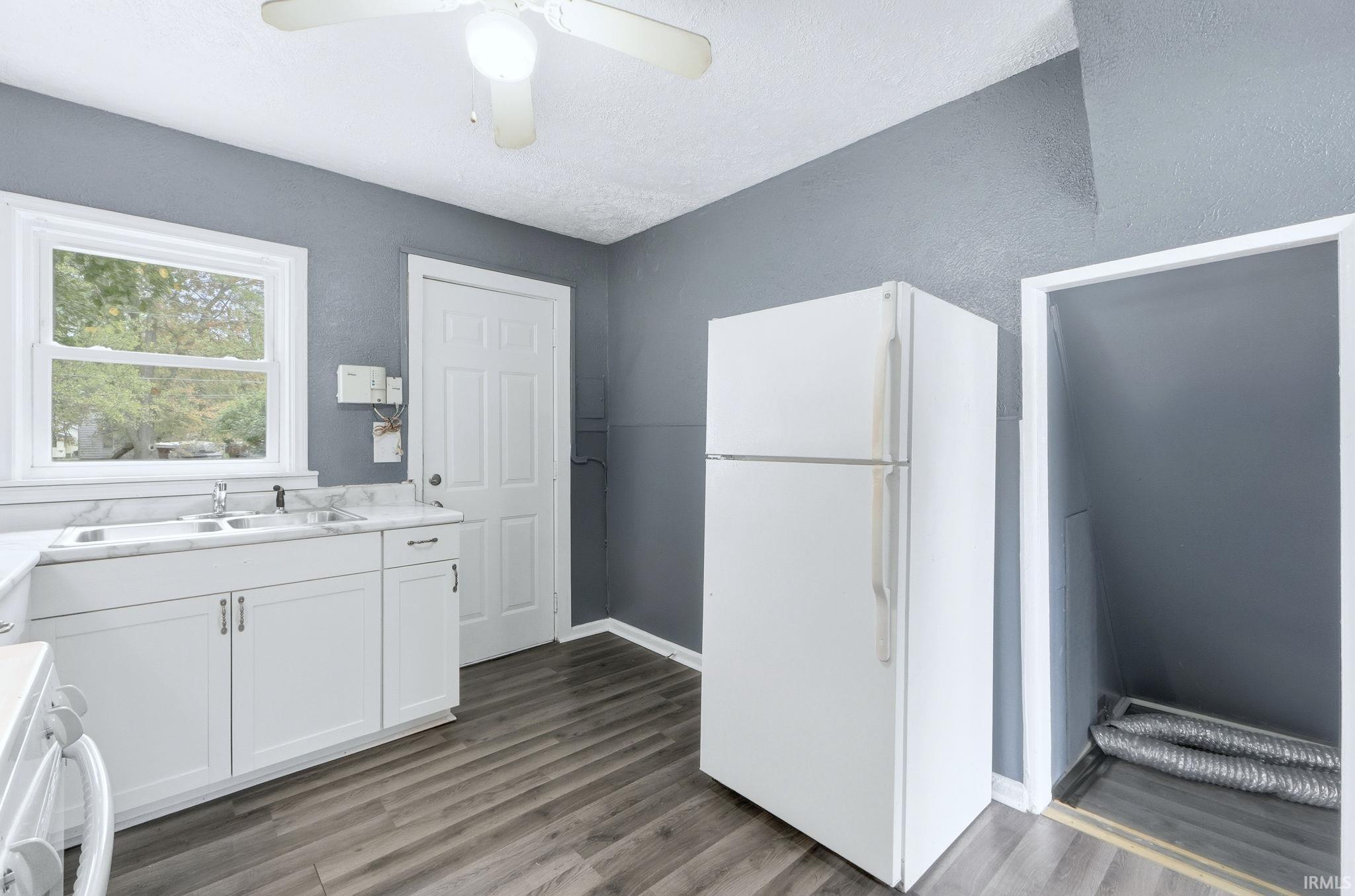 Photo 8 of 2747 Abbott Street