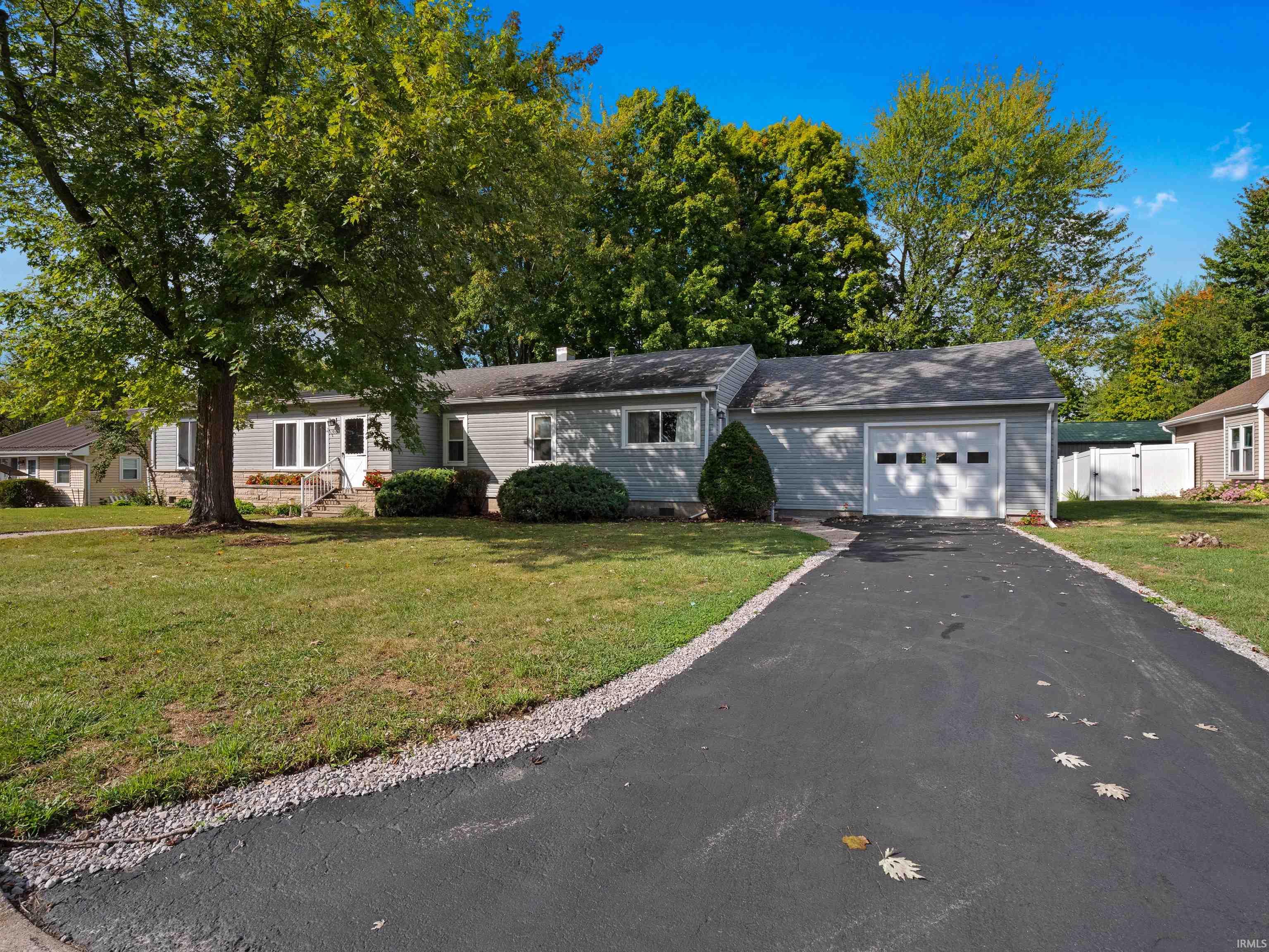 Photo 2 of 910 S Ijams Street