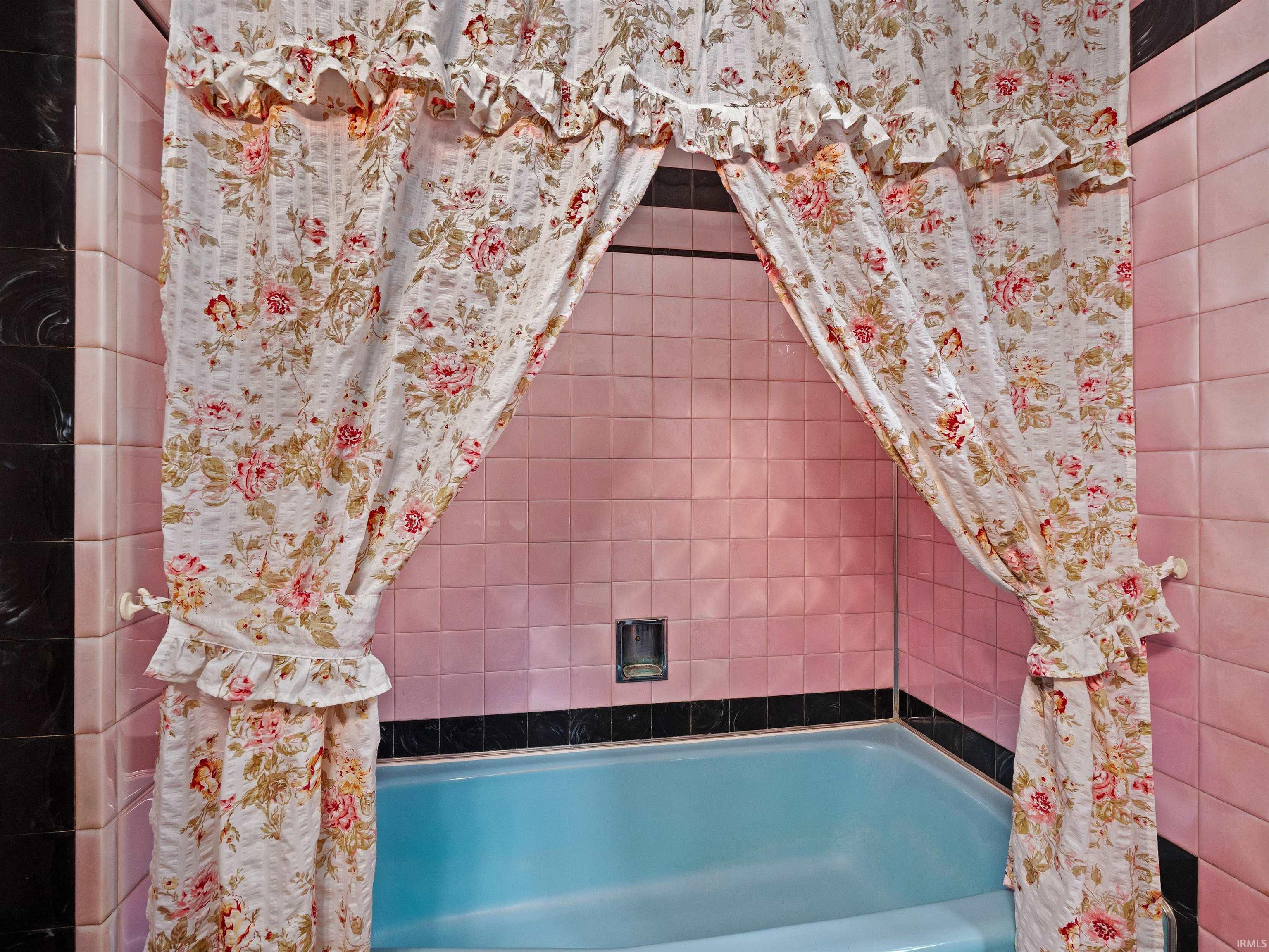 Photo 24 of 910 S Ijams Street