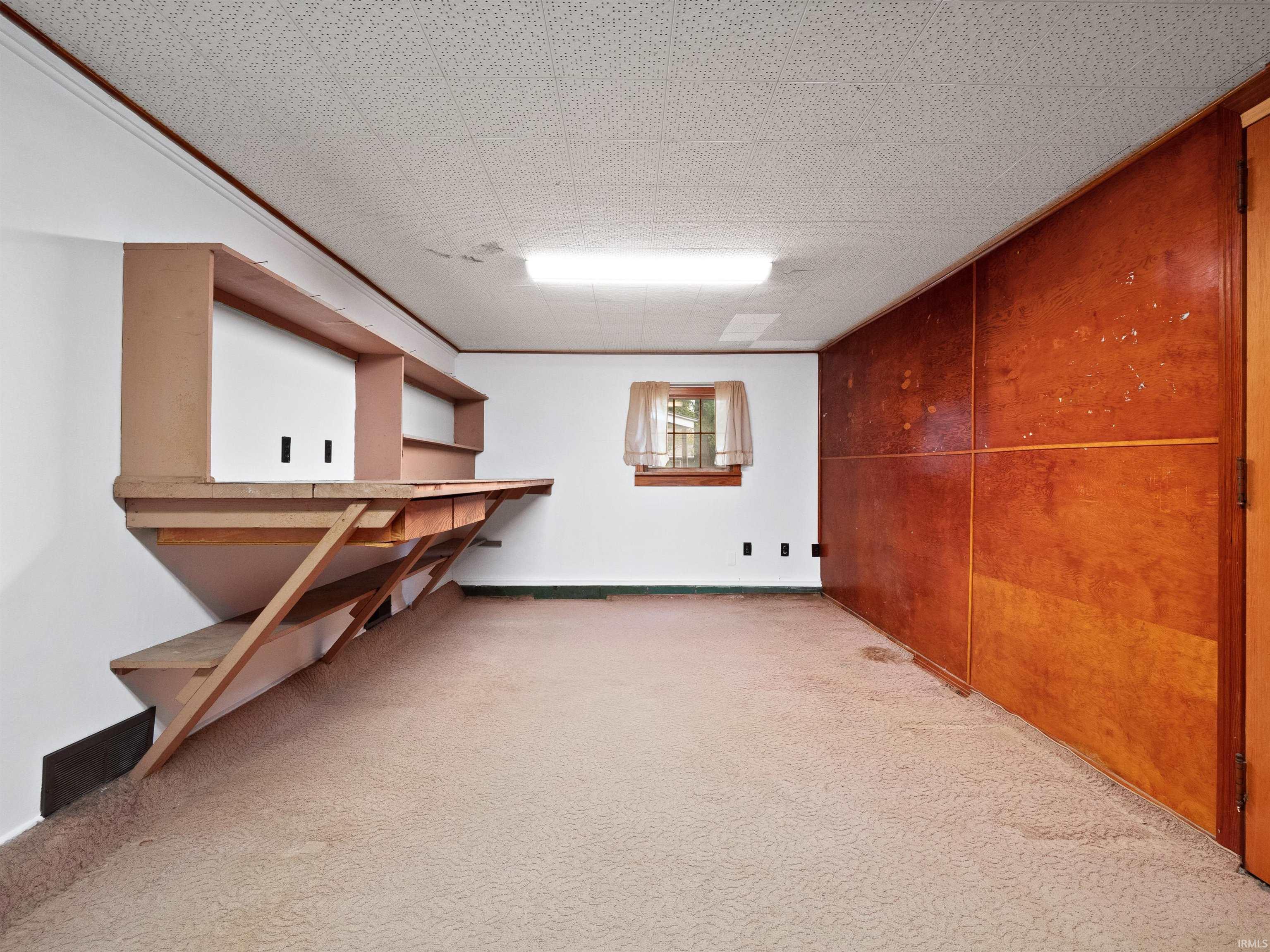 Photo 34 of 910 S Ijams Street