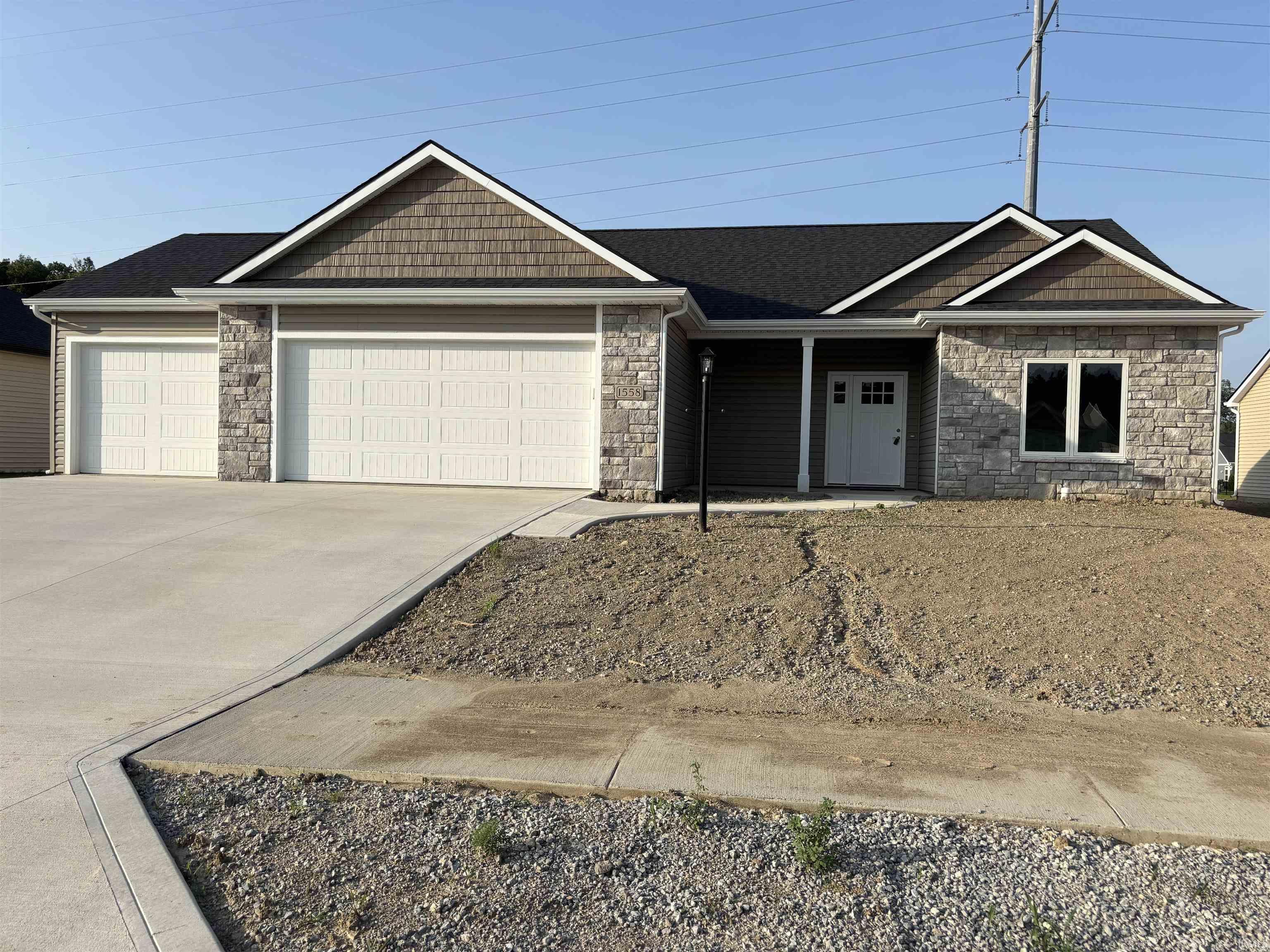 Photo 2 of 5591 BROAD FIELDS Cove