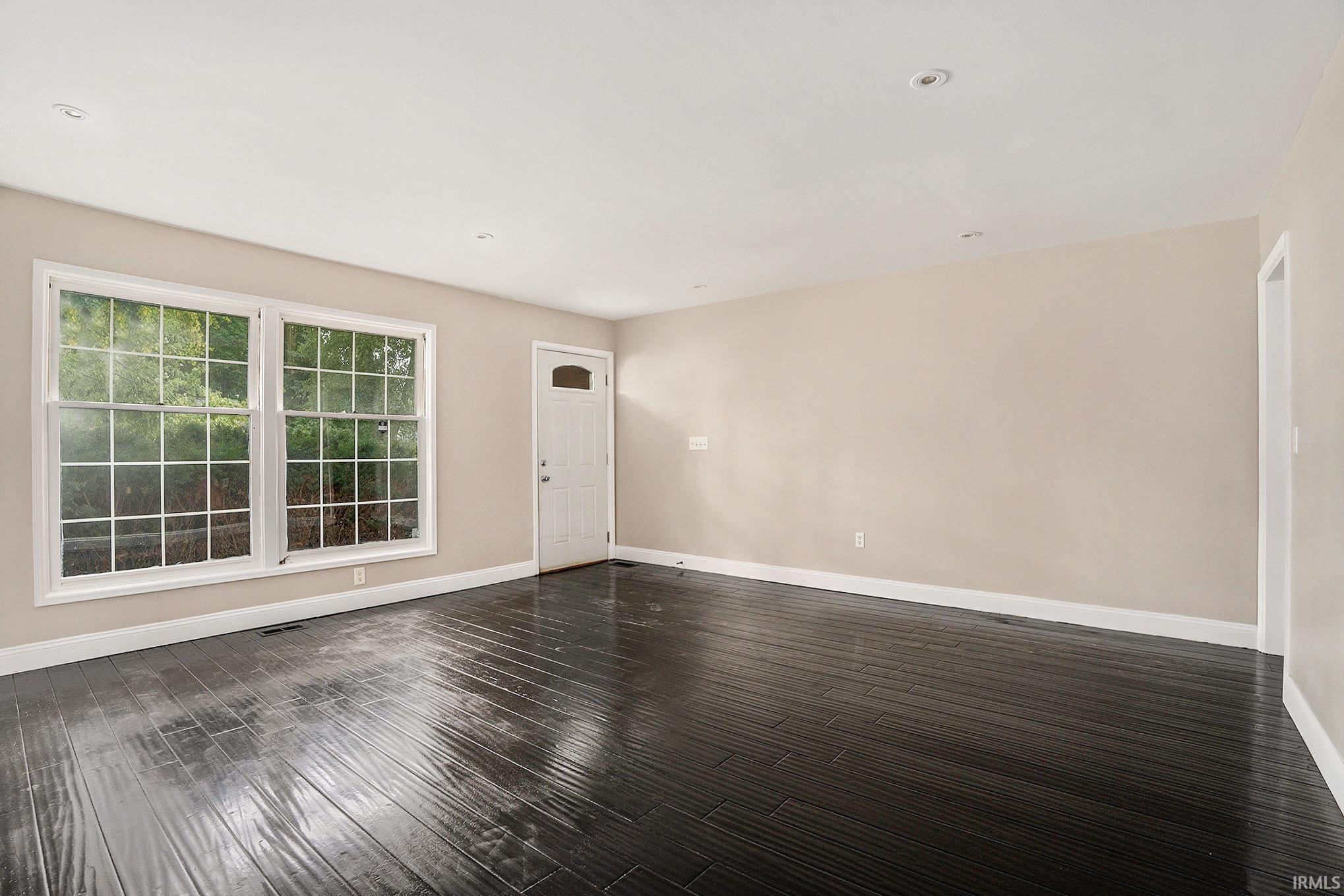 Homes for sale in South Bend, IN | 1515 Strathmore Ct, South Bend, IN 46614 | MLS# 202540751