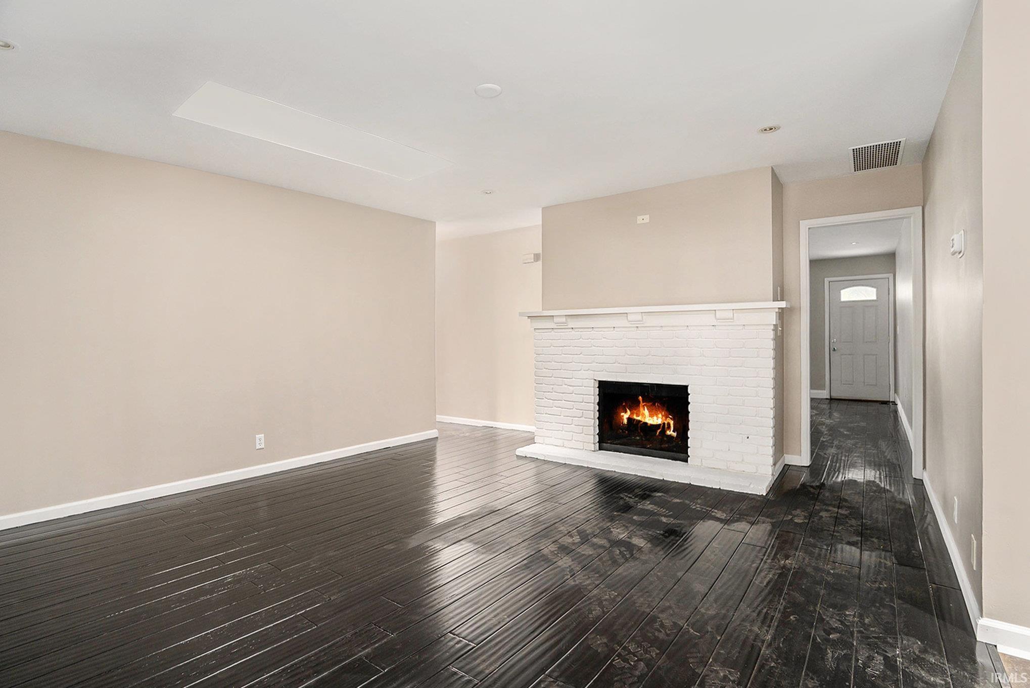 Homes for sale in South Bend, IN | 1515 Strathmore Ct, South Bend, IN 46614 | MLS# 202540751