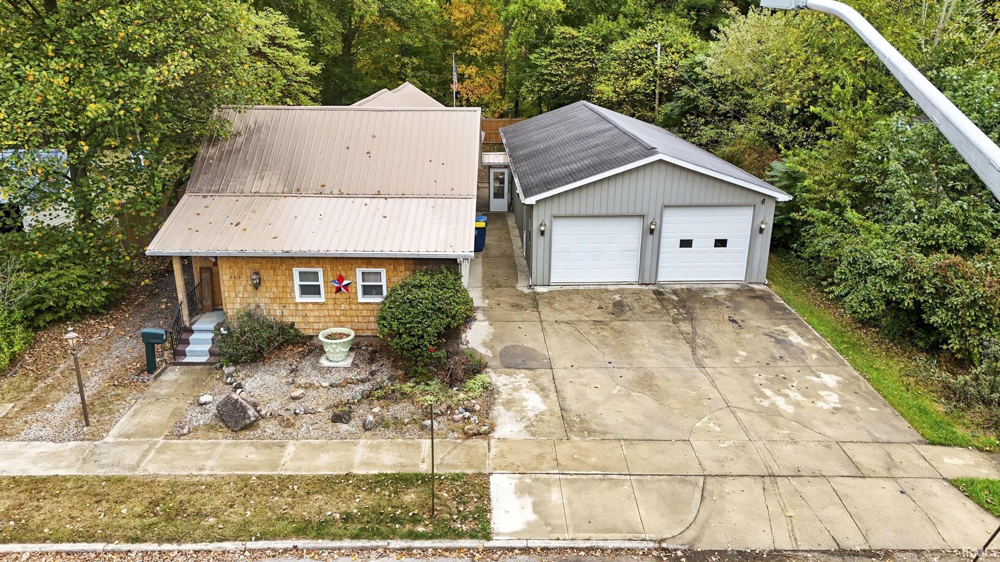 Photo 2 of 309 S Maple Street