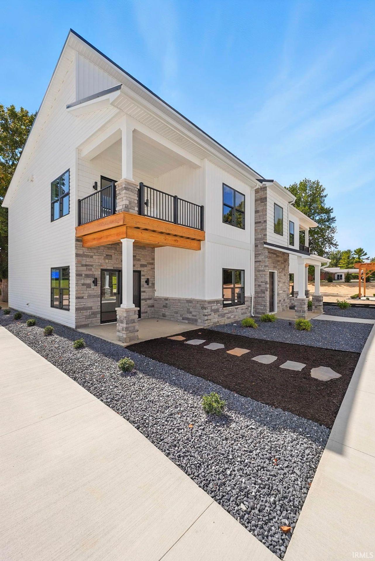 Photo 1 of 1030 S Wayne Street