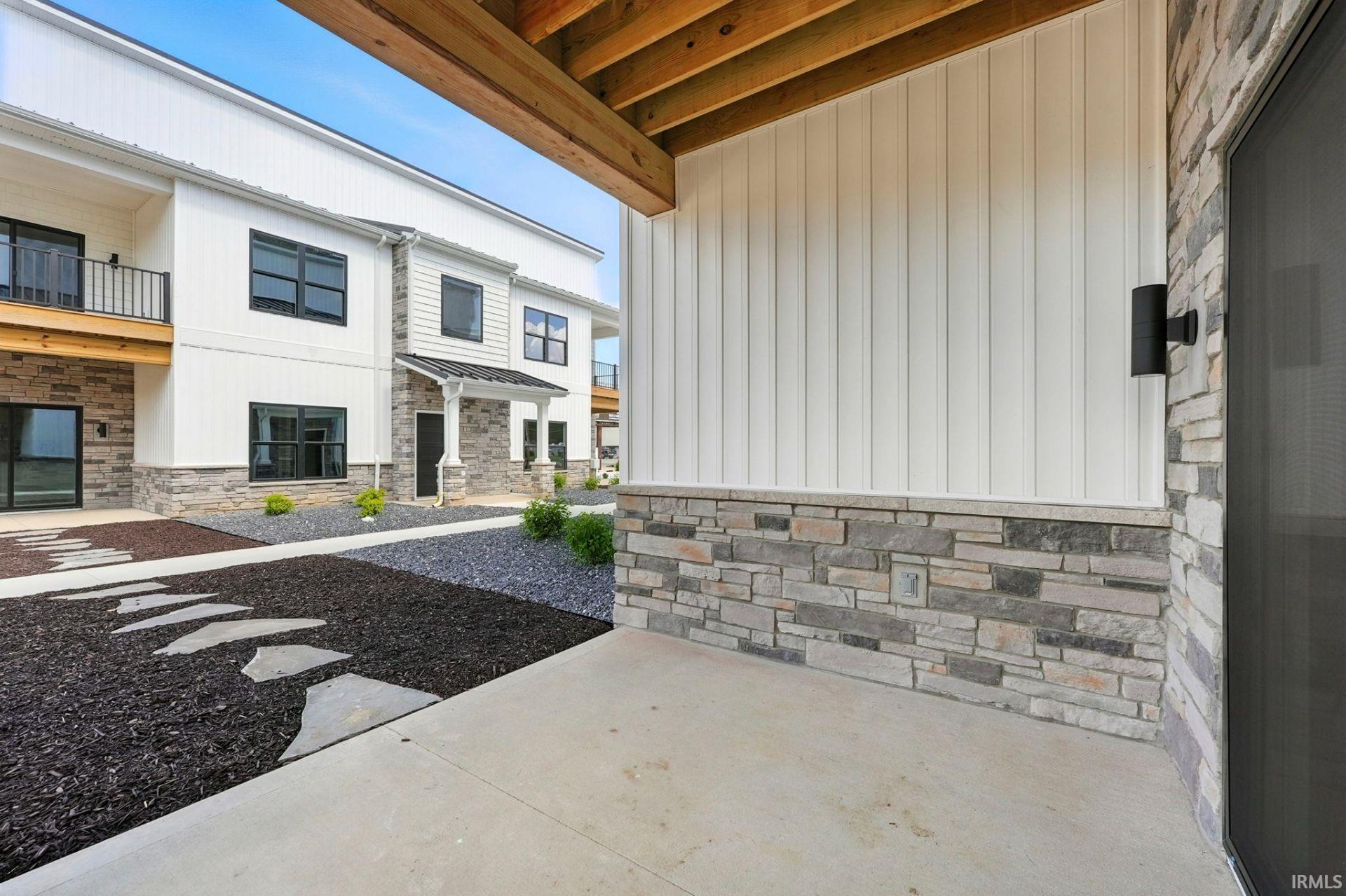 Photo 9 of 1030 S Wayne Street