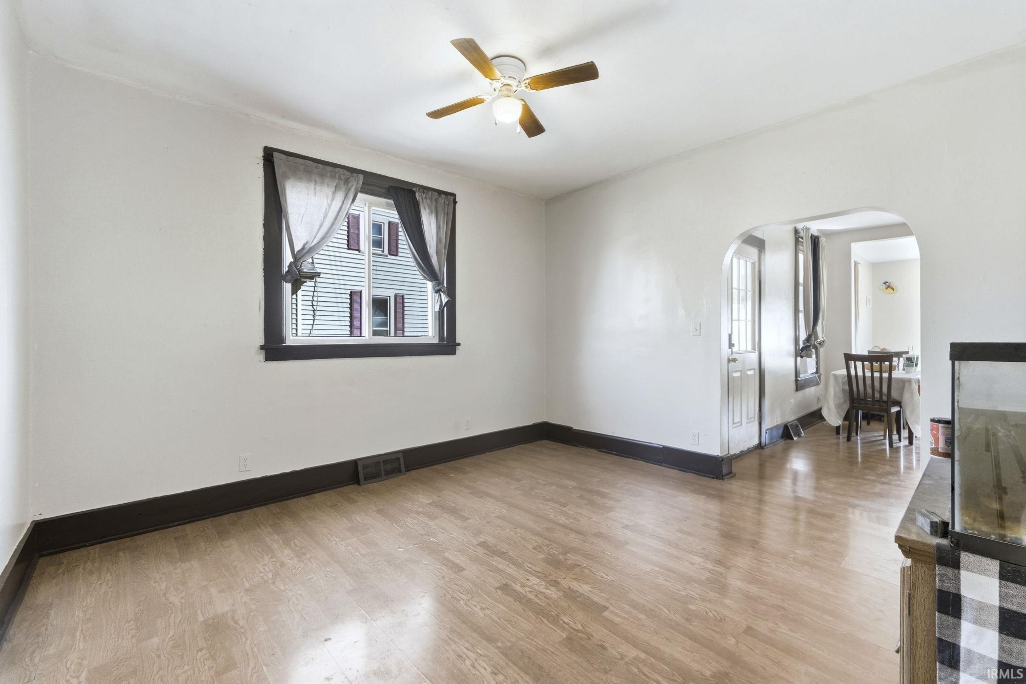 Photo 11 of 736 Woodlawn Avenue