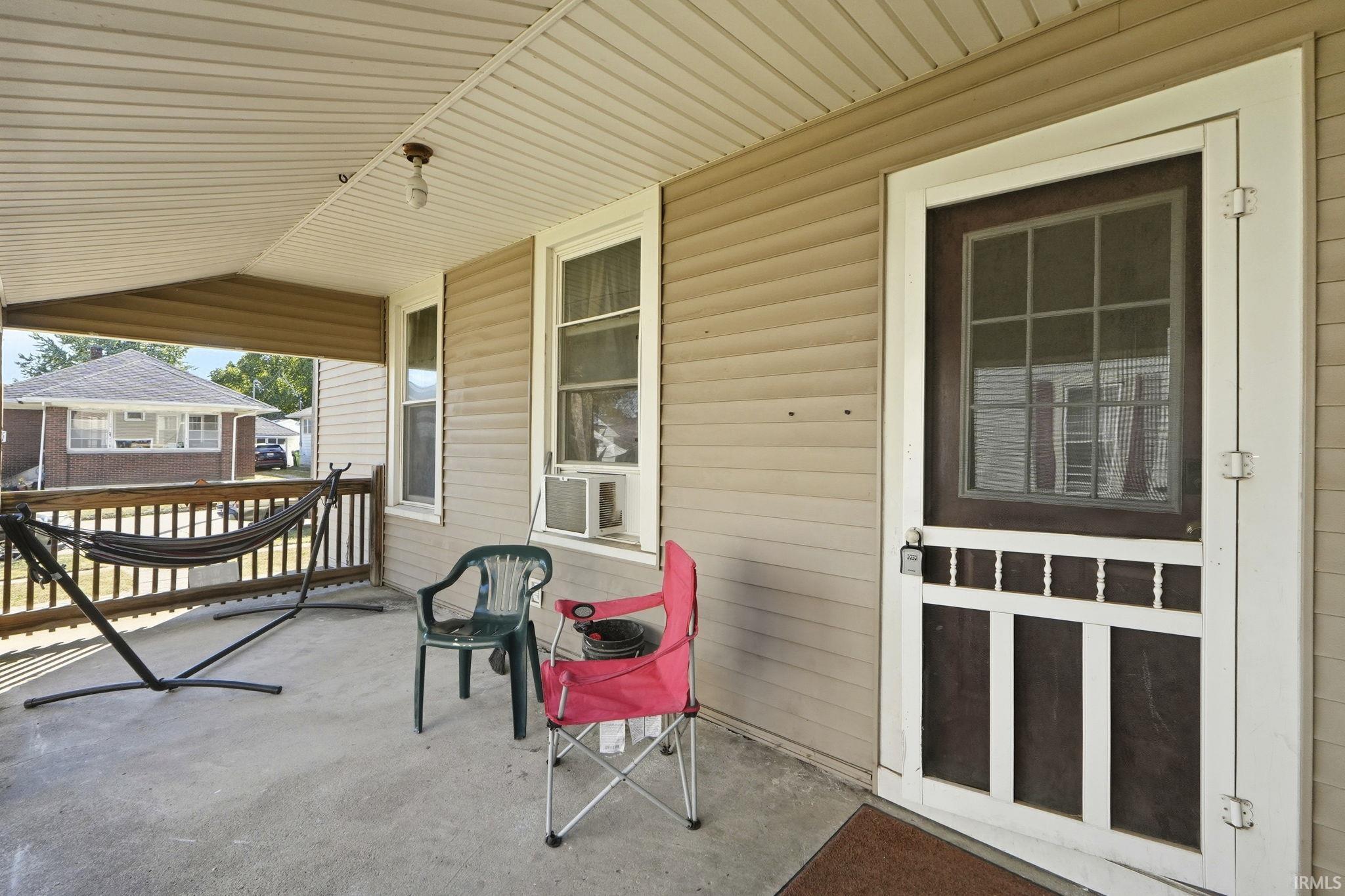 Photo 4 of 736 Woodlawn Avenue