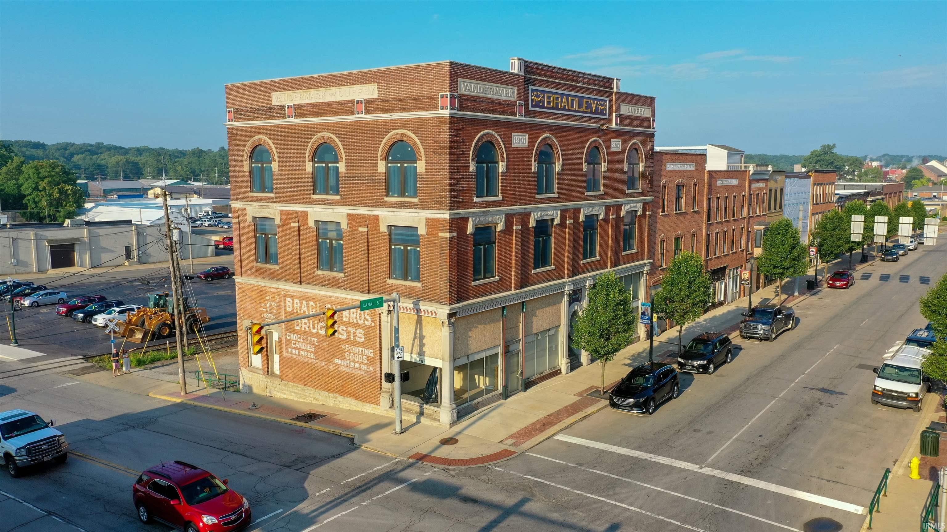 Photo 1 of 1 W Canal Street