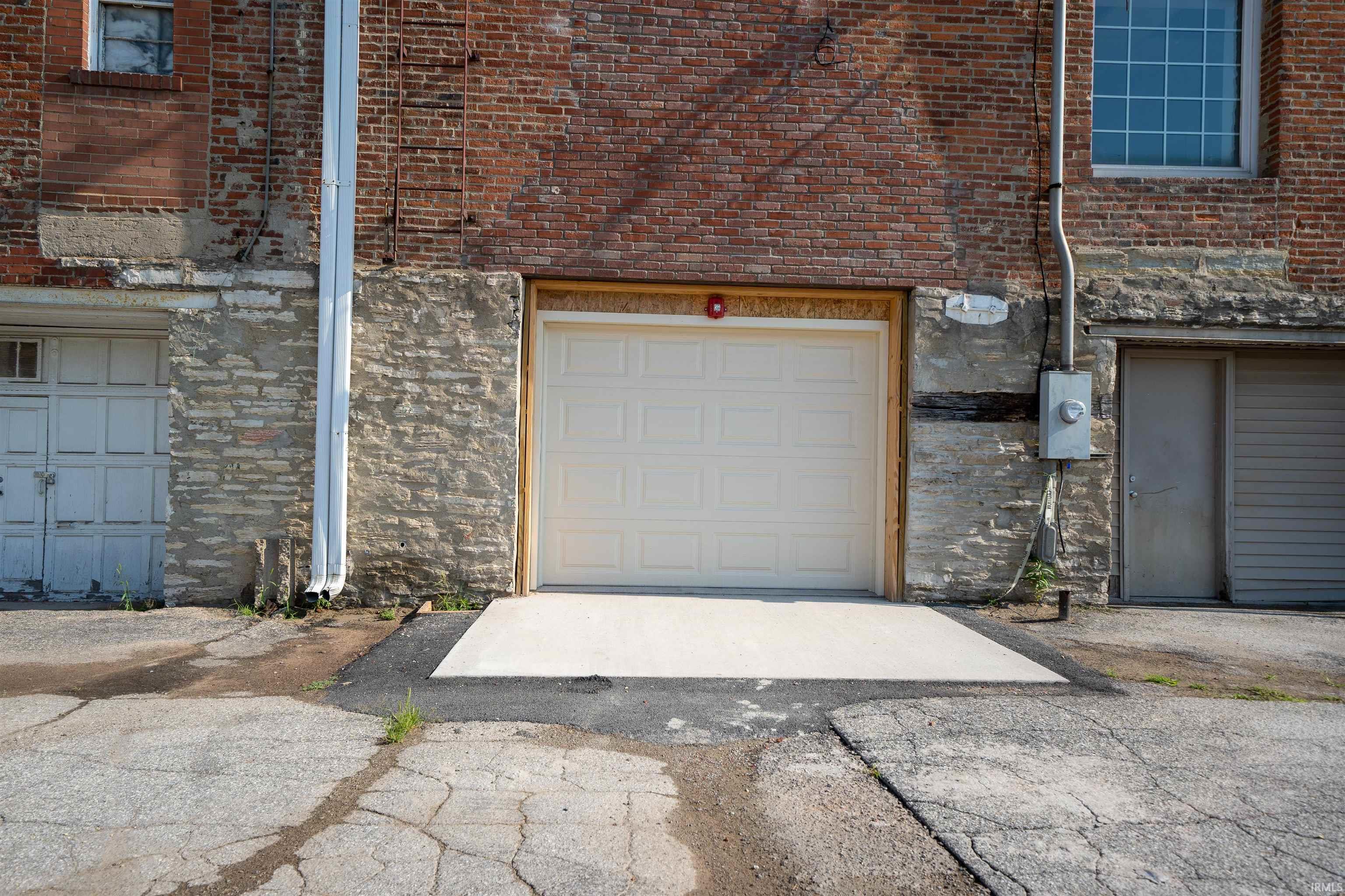 Photo 22 of 35 W Canal Street