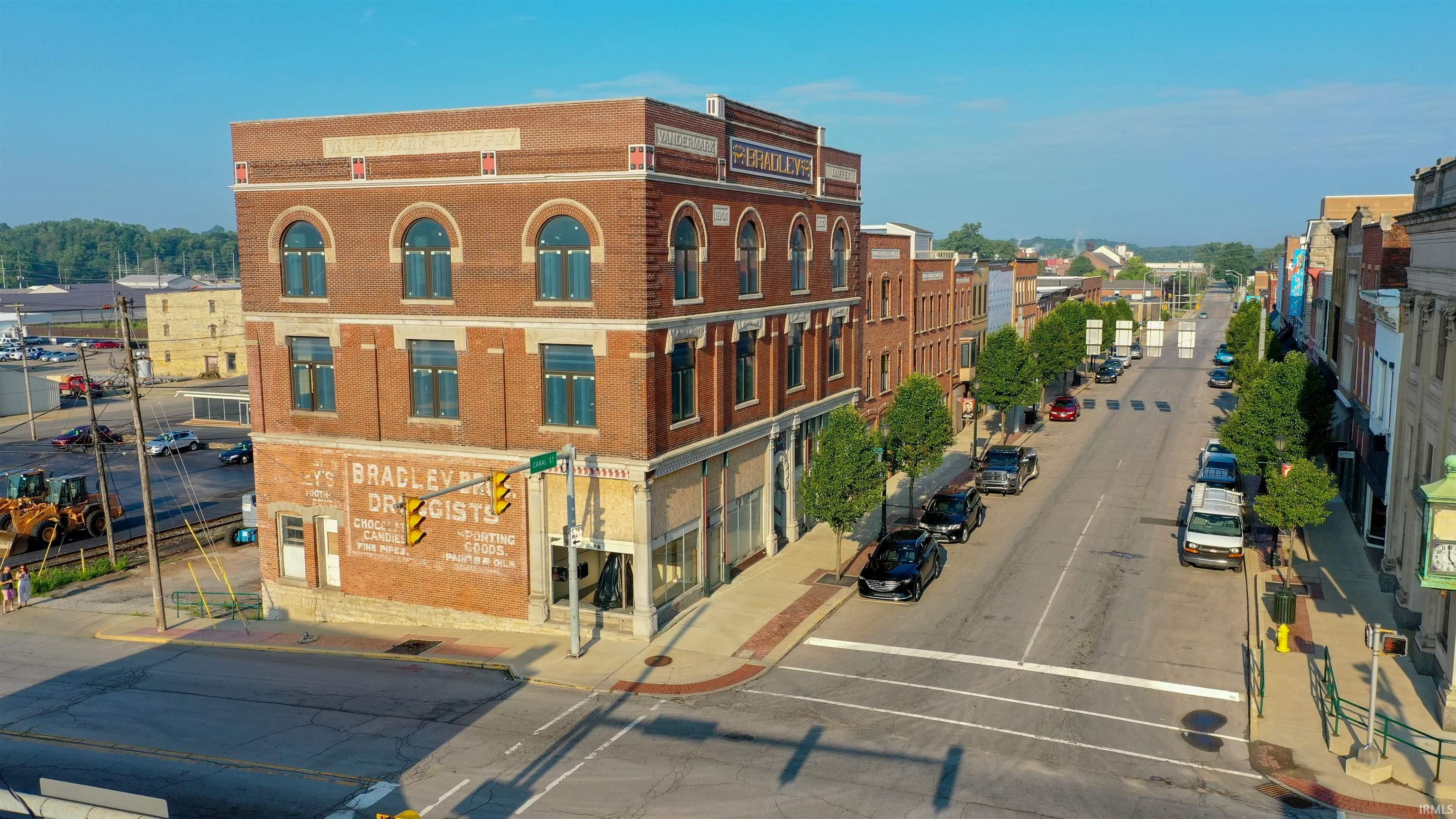 Photo 5 of 35 W Canal Street