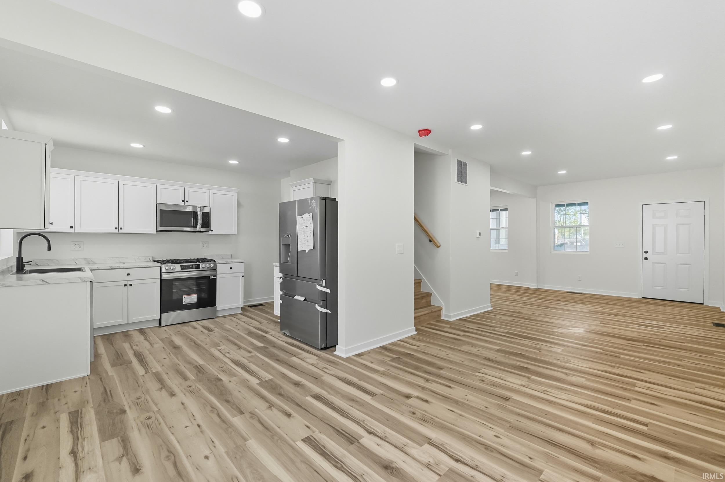 Photo 10 of 733 Growth Avenue