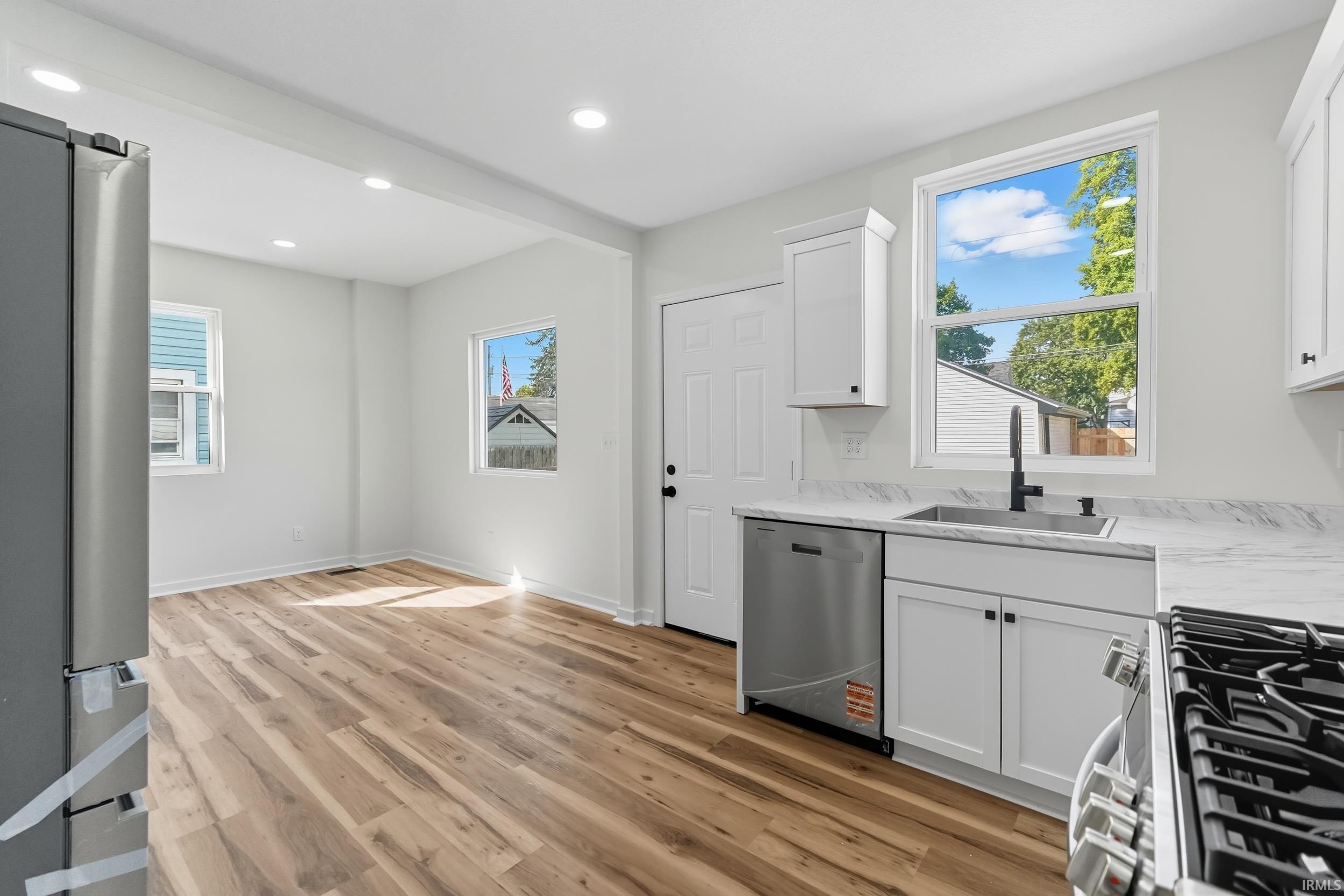 Photo 14 of 733 Growth Avenue