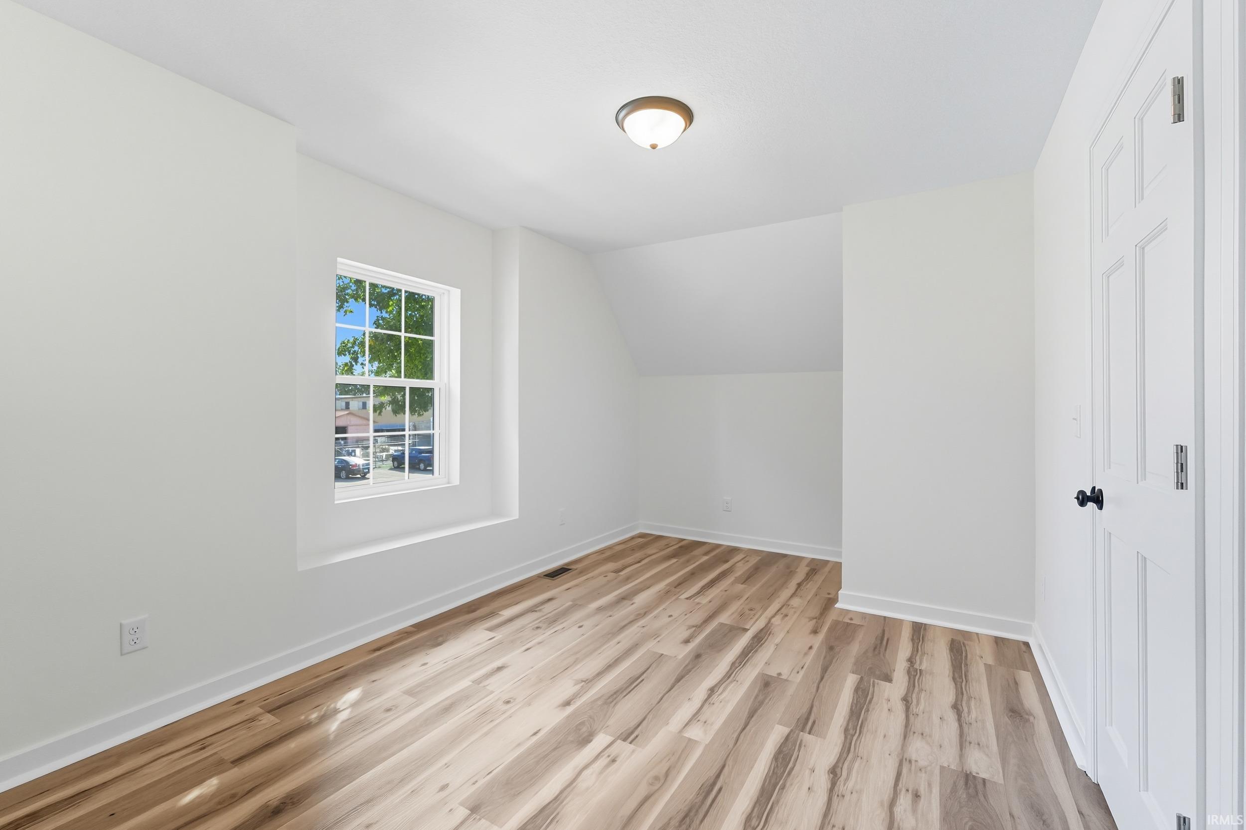 Photo 18 of 733 Growth Avenue