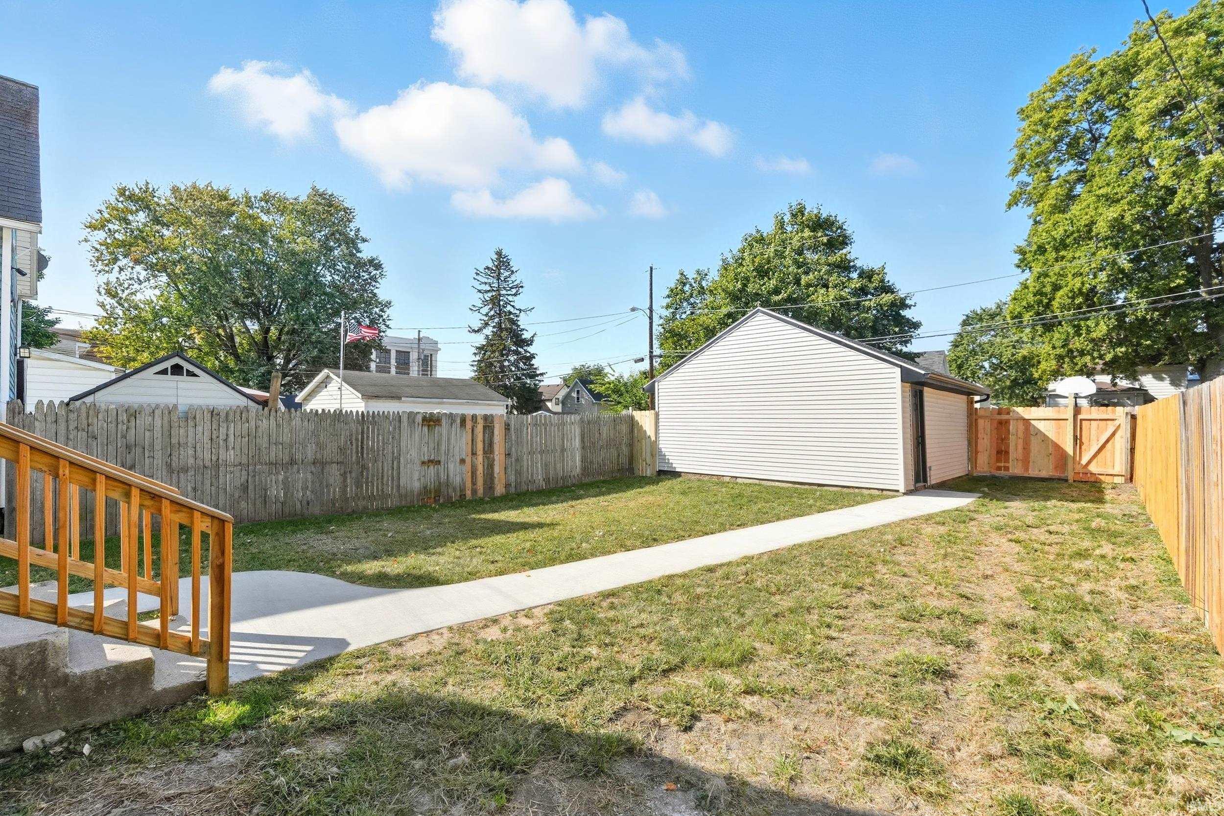 Photo 30 of 733 Growth Avenue