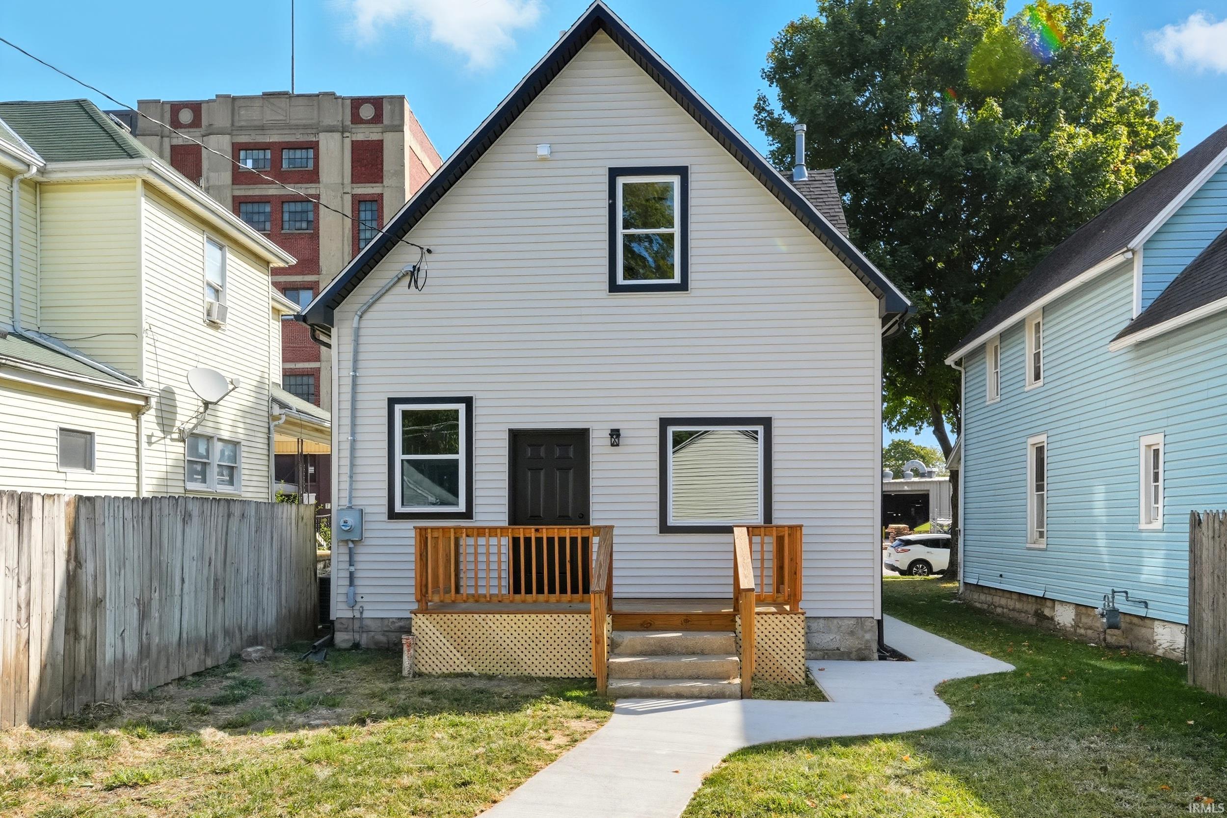 Photo 32 of 733 Growth Avenue