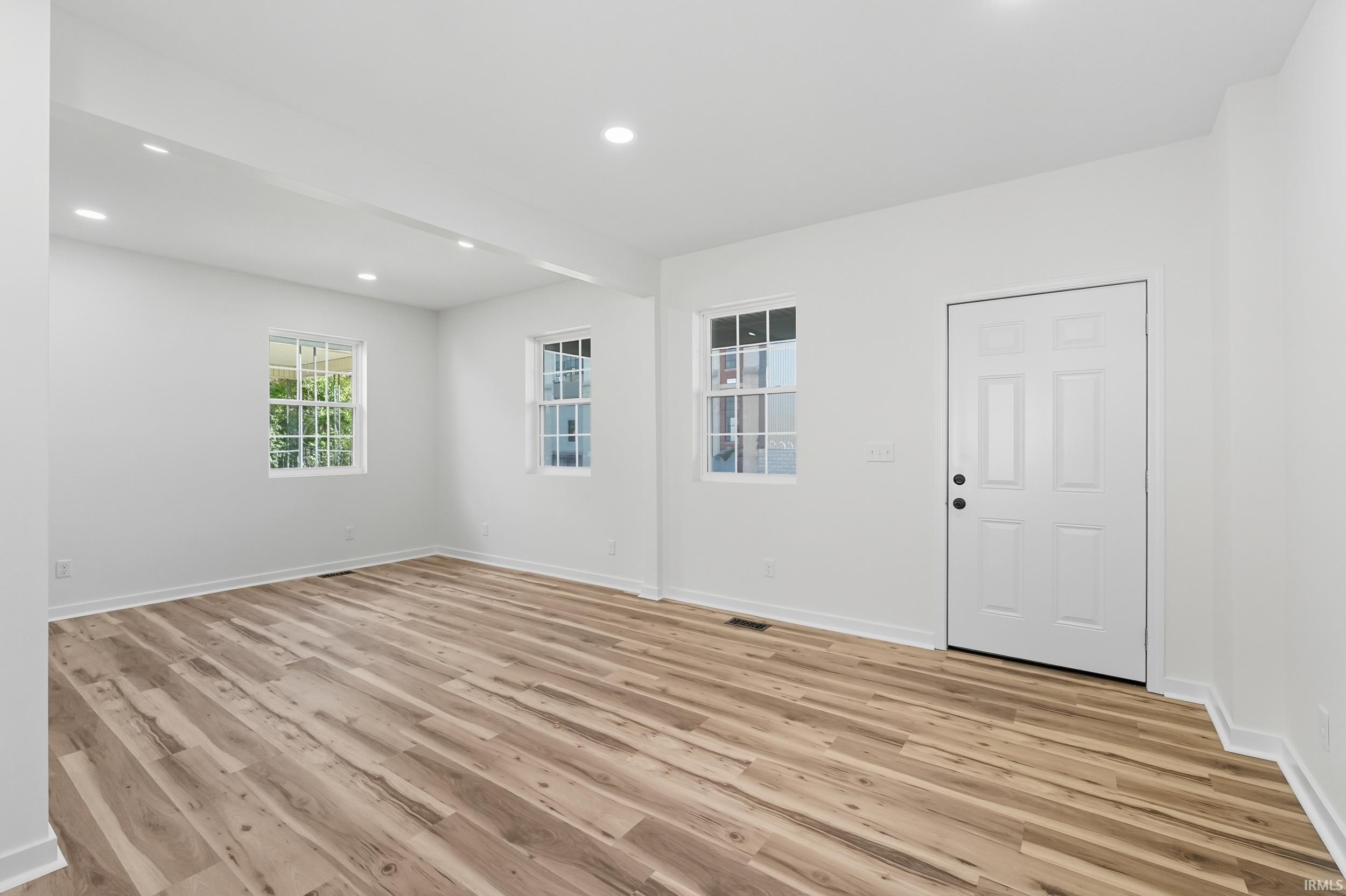 Photo 5 of 733 Growth Avenue