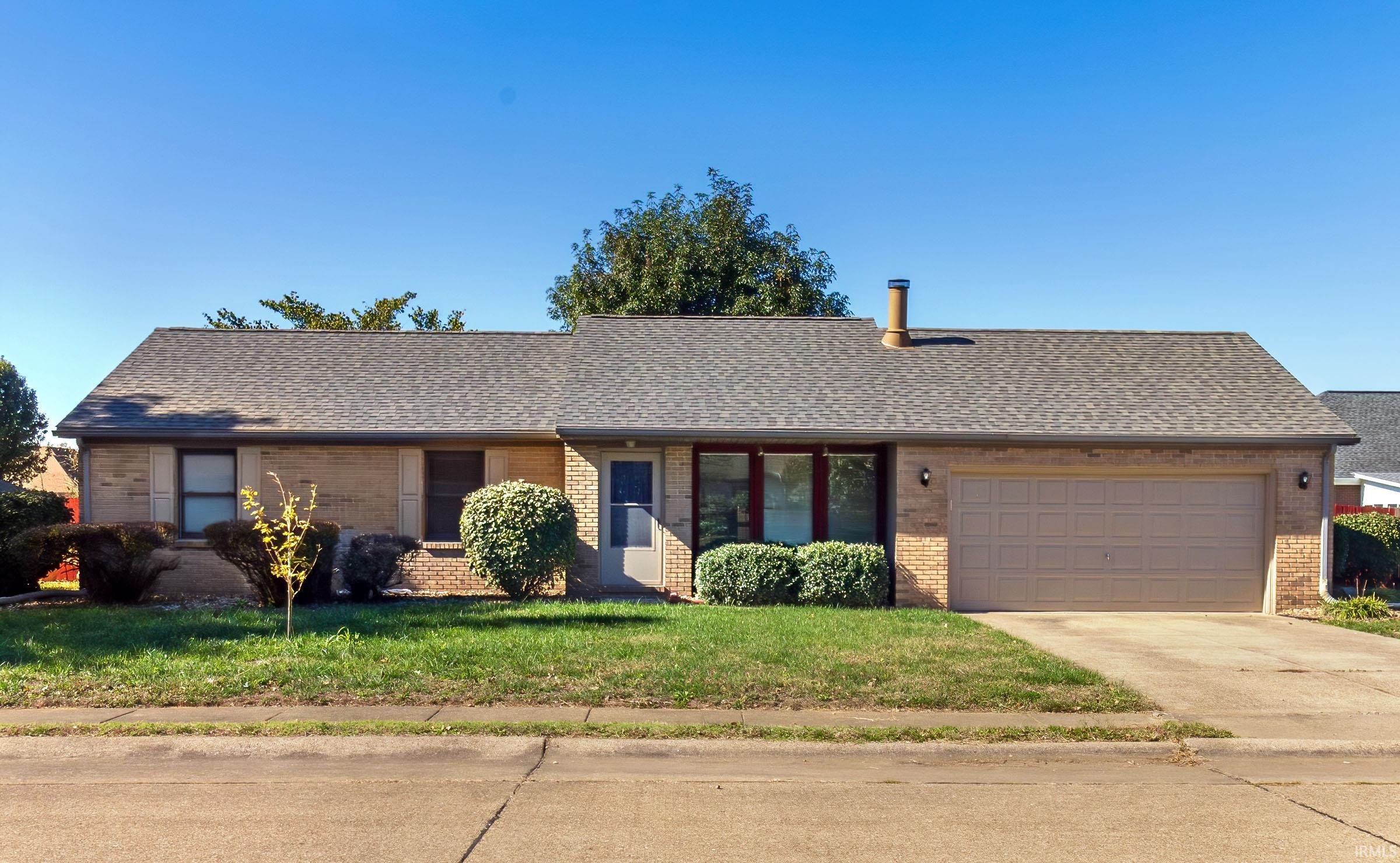 Homes for sale in Newburgh, IN | 6077 River Blf, Newburgh, IN 47630 | MLS# 202540948