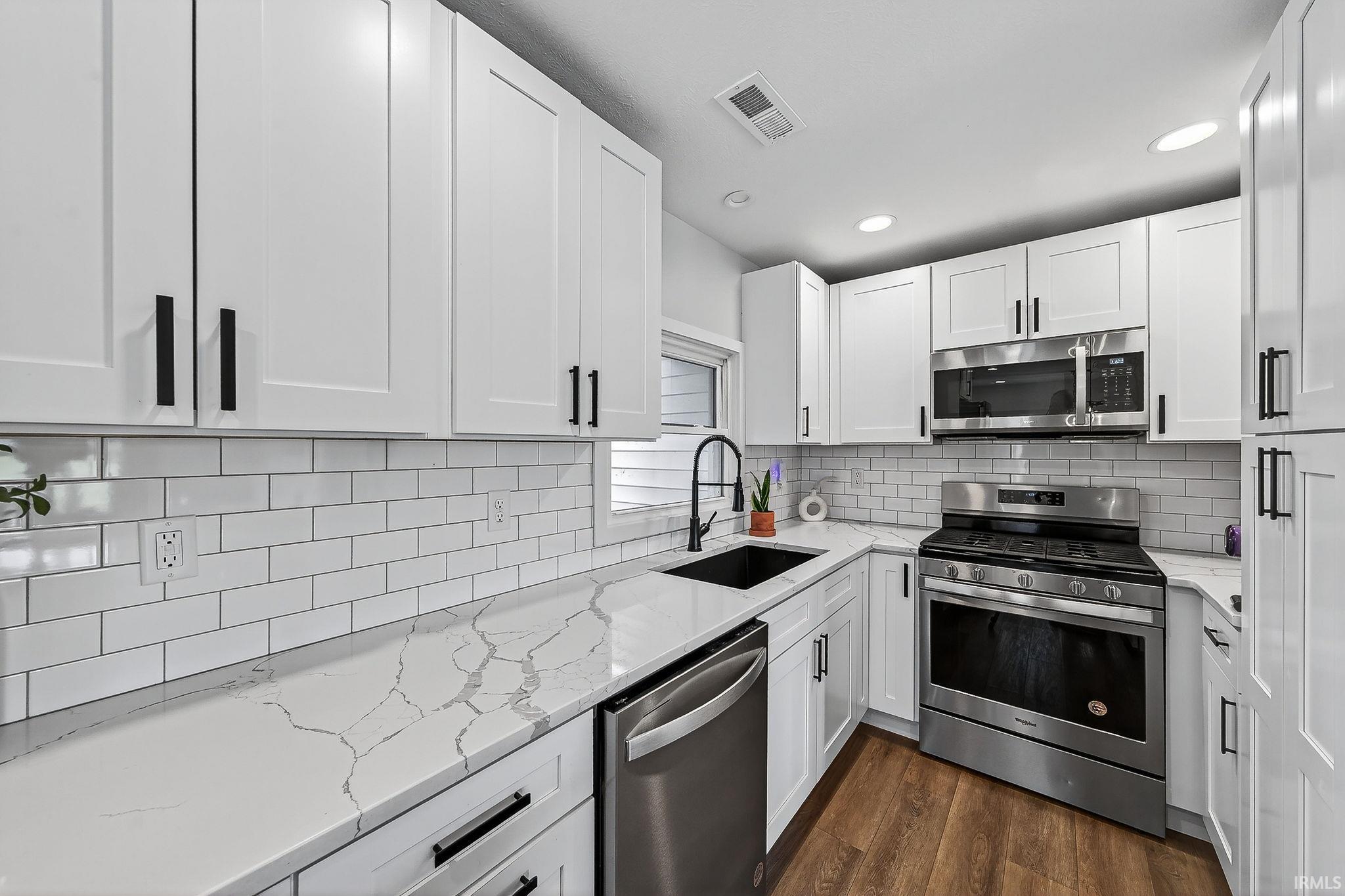 Homes for sale in Syracuse, IN | 9061 E Hatchery Rd, Syracuse, IN 46567 | MLS# 202541033