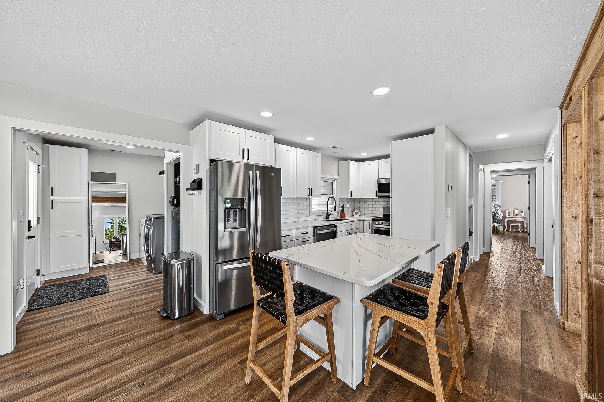 Homes for sale in Syracuse, IN | 9061 E Hatchery Rd, Syracuse, IN 46567 | MLS# 202541033