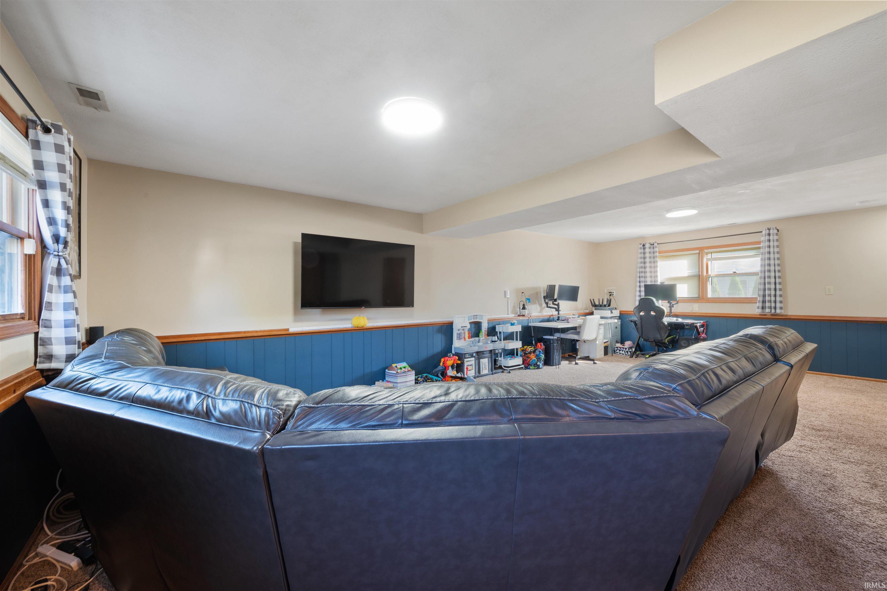 Photo 18 of 1047 Steven Court