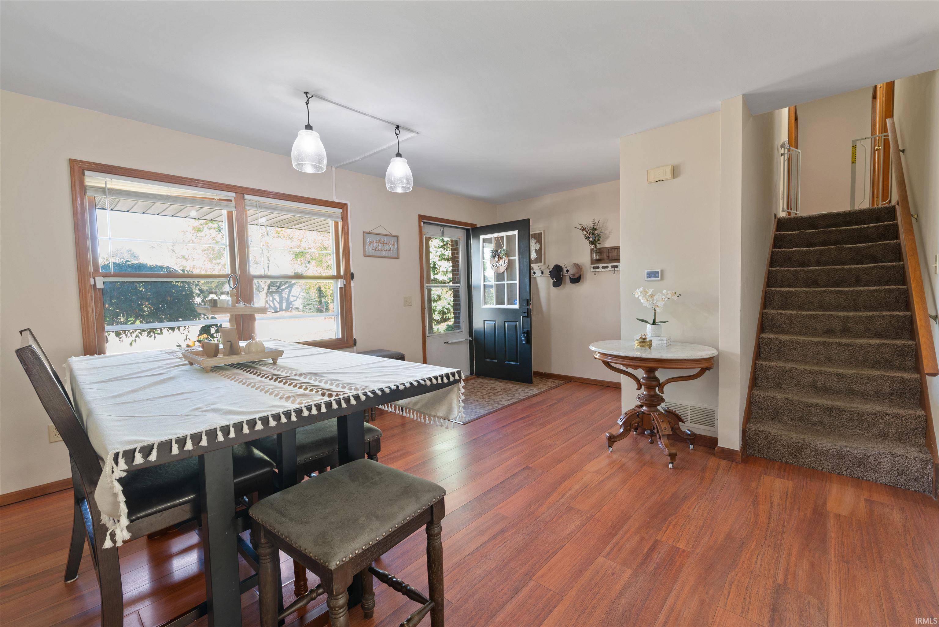 Photo 3 of 1047 Steven Court