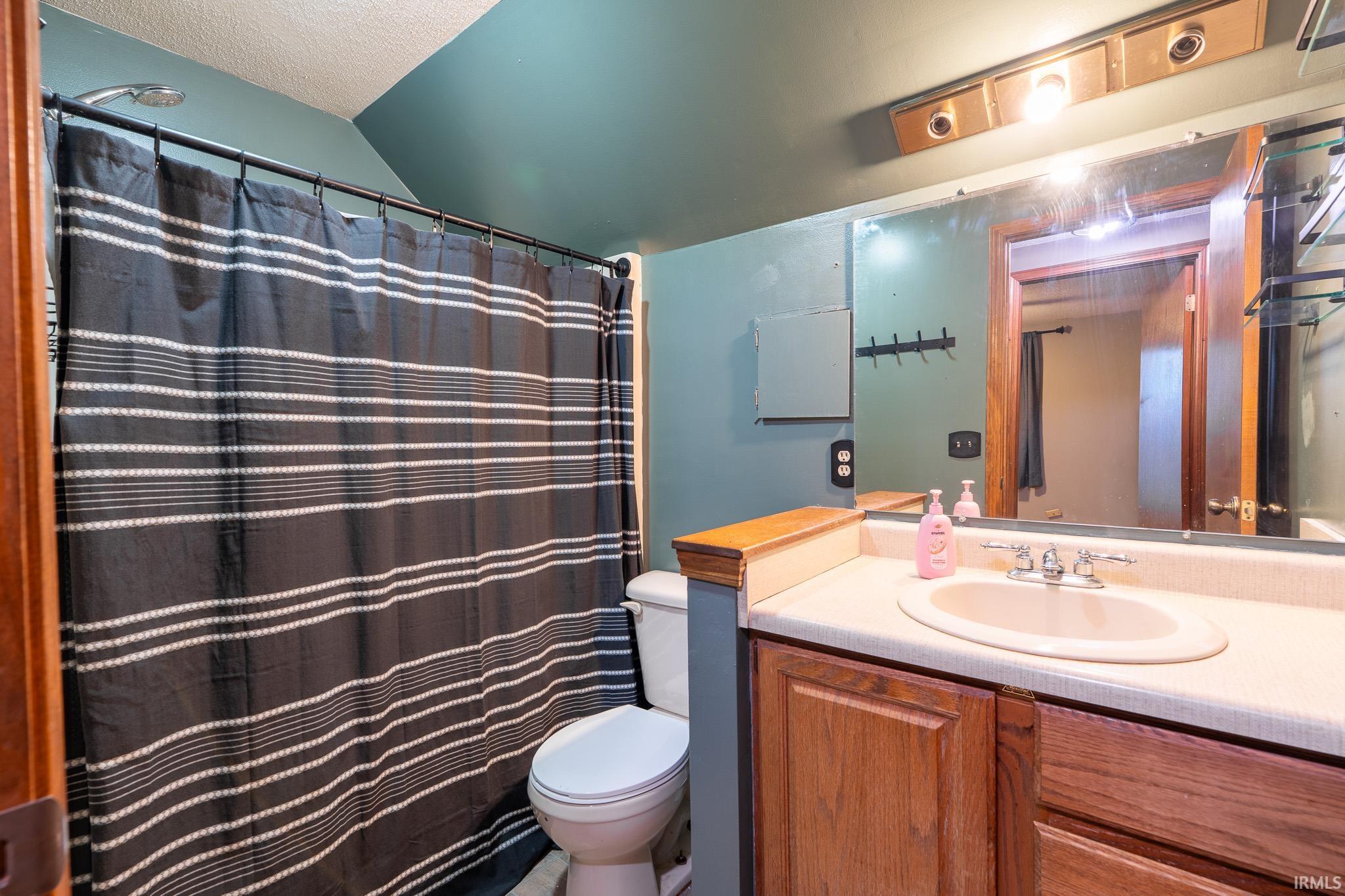 Photo 19 of 1570 Canterbury Court