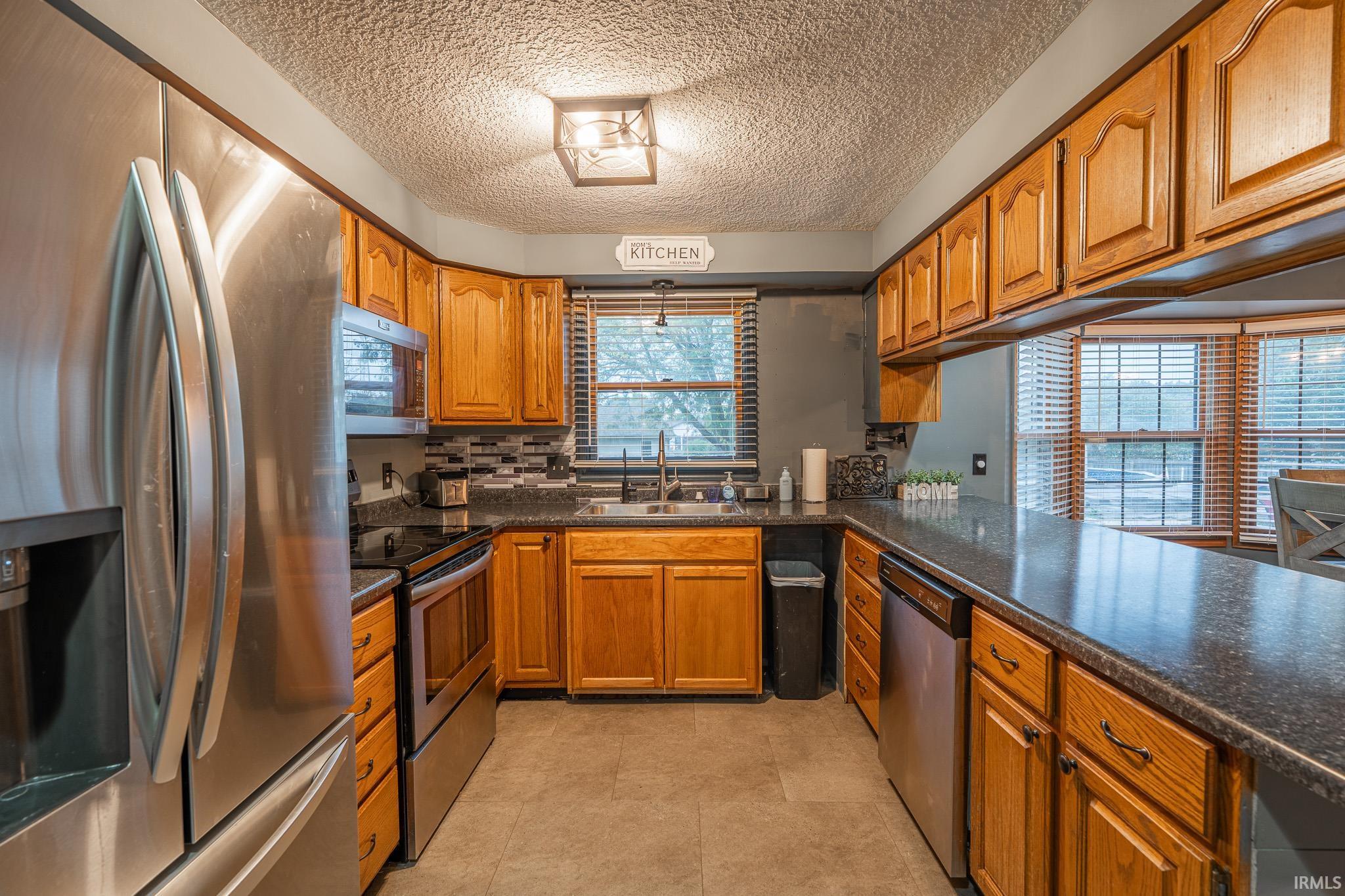 Photo 7 of 1570 Canterbury Court